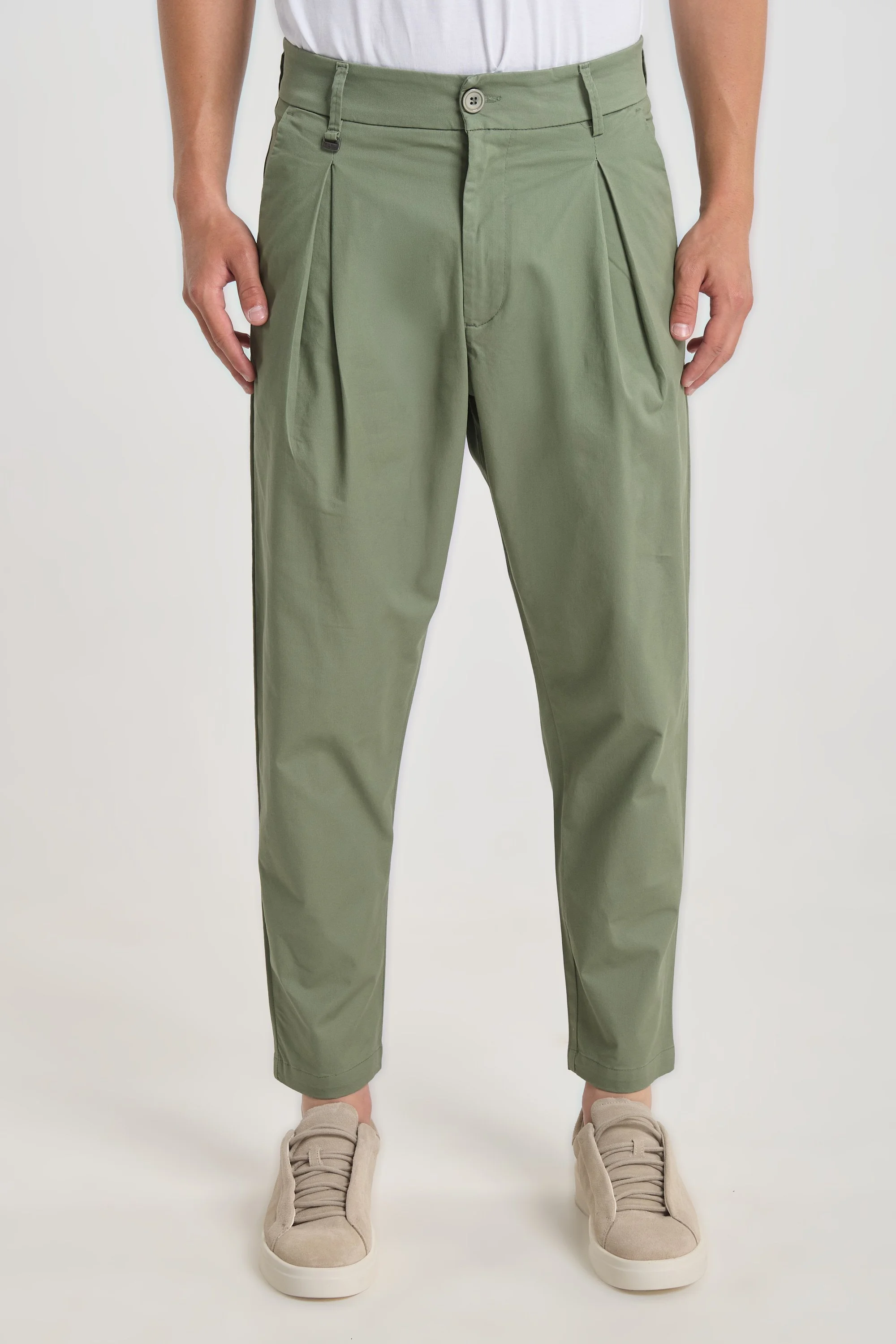 Vilnius 2355 Olive Box Pleated Pants — Men's Chino, Relaxed Fit