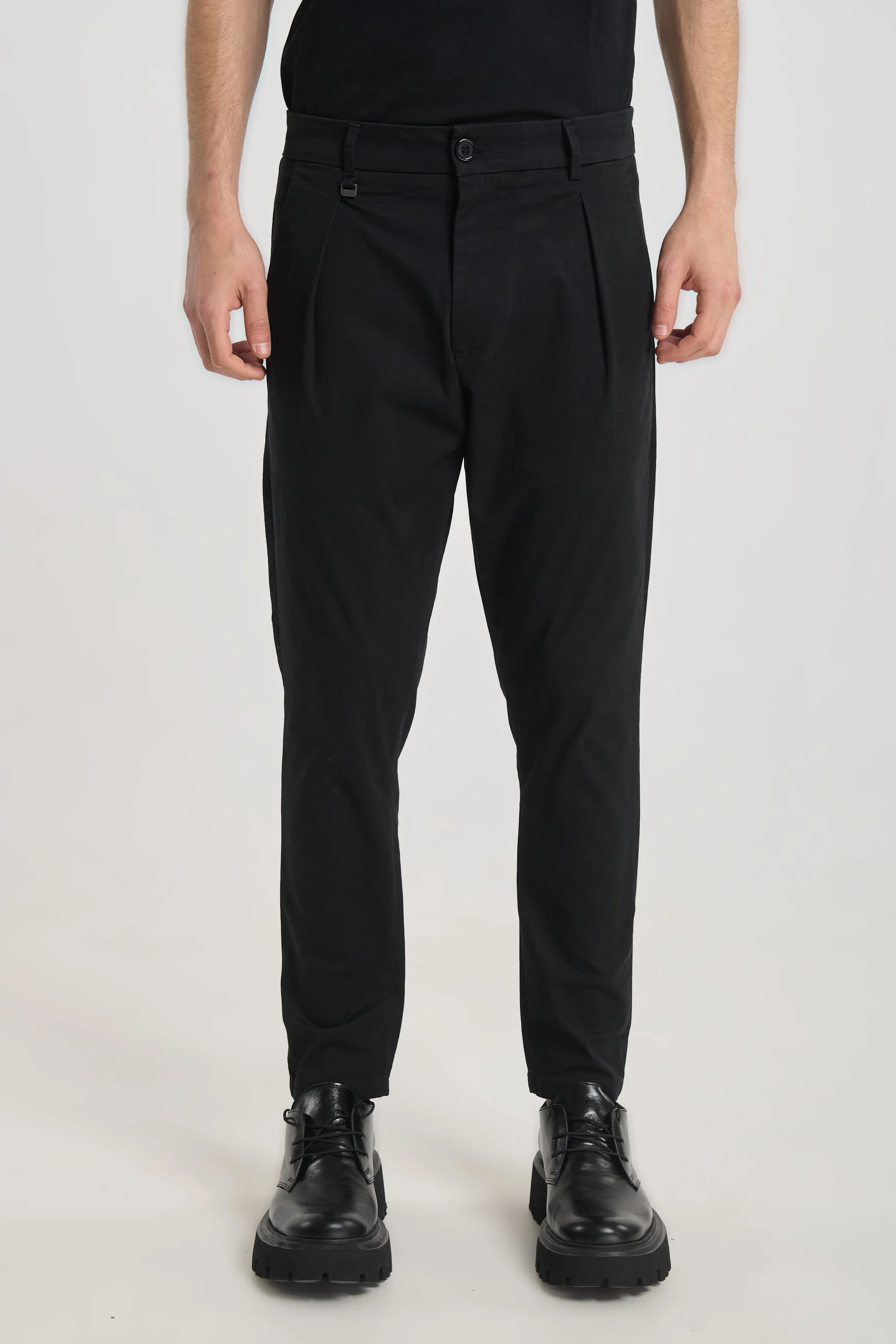 Perth 2353 Black Pleated Pants — Men's Chino, Tapered Fit