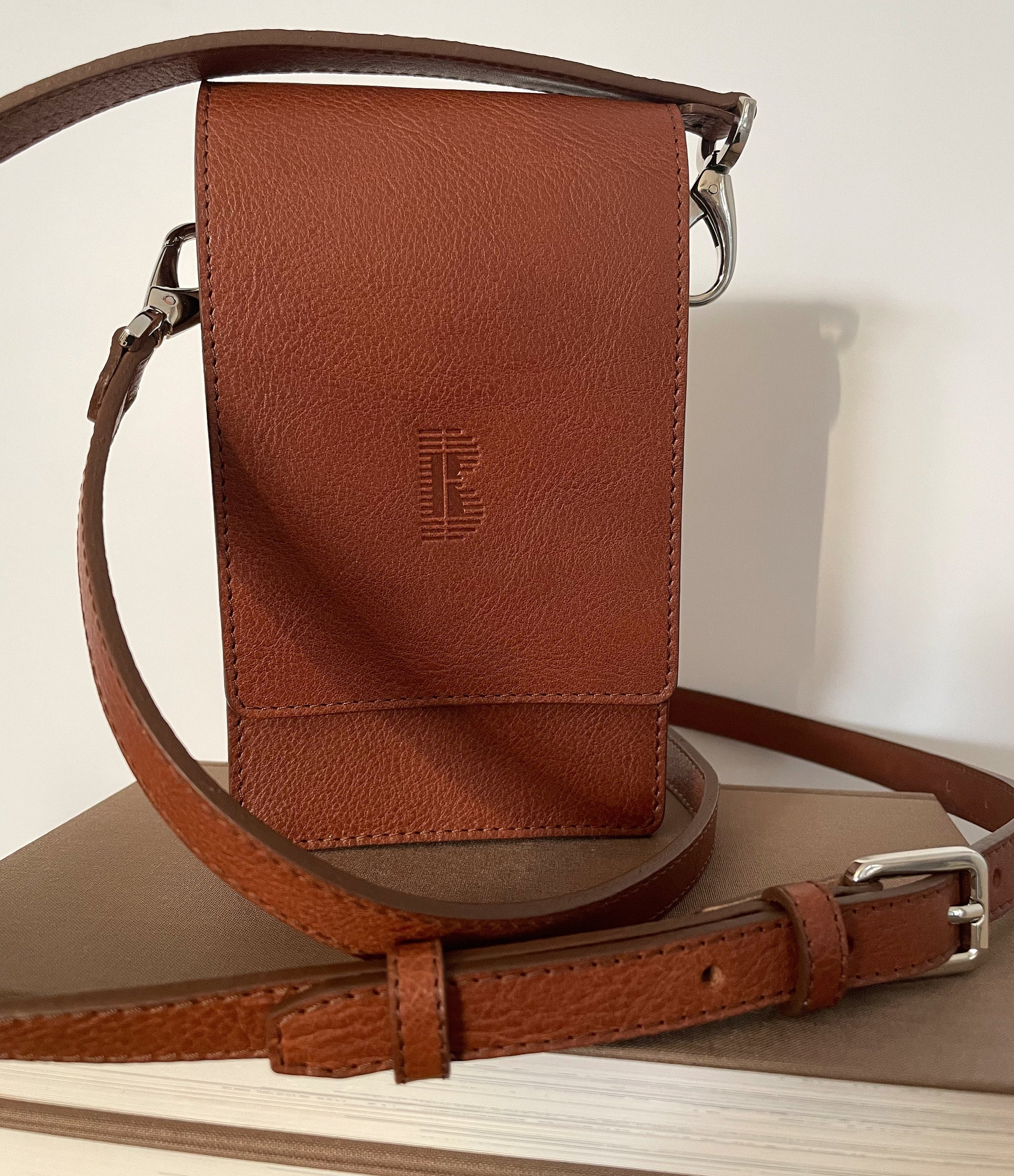https://i.etsystatic.com/32130773/r/il/dc06cf/3569633466/il_fullxfull.3569633466_7j6v.jpg