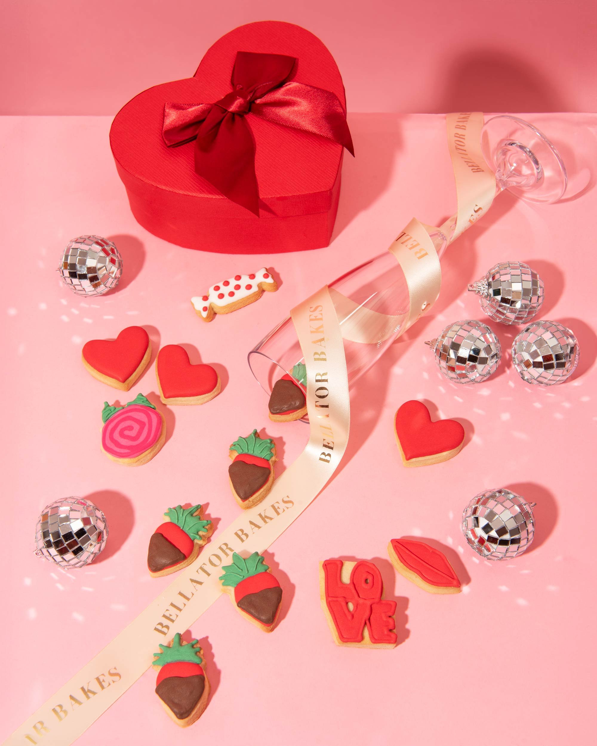 valentines_mini_cookies_ribbon.jpg