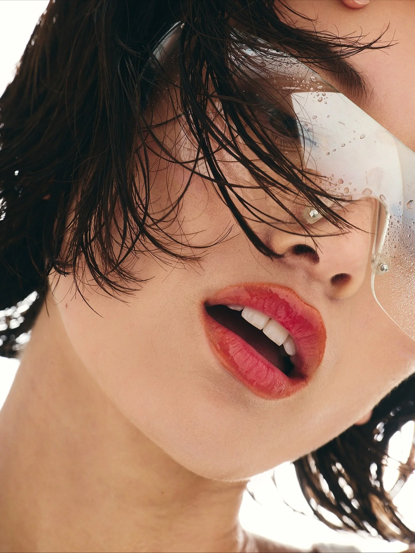 round 2 because this gradient orange-red lip deserves its own moment 🧡❤️

Thanks to everyone on this amazing team for bringing this together ❤️

Art Director: @heejungkimm 
Photo: @hannahschwob 
Makeup: @simplysarajademakeupartist 
Hair: @kaille.hai