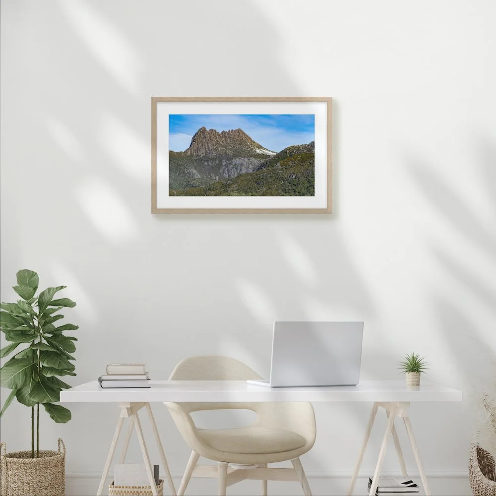 cradle-mtn-summit_600-x-337mm_50mm_springfield_interior-office.jpg
