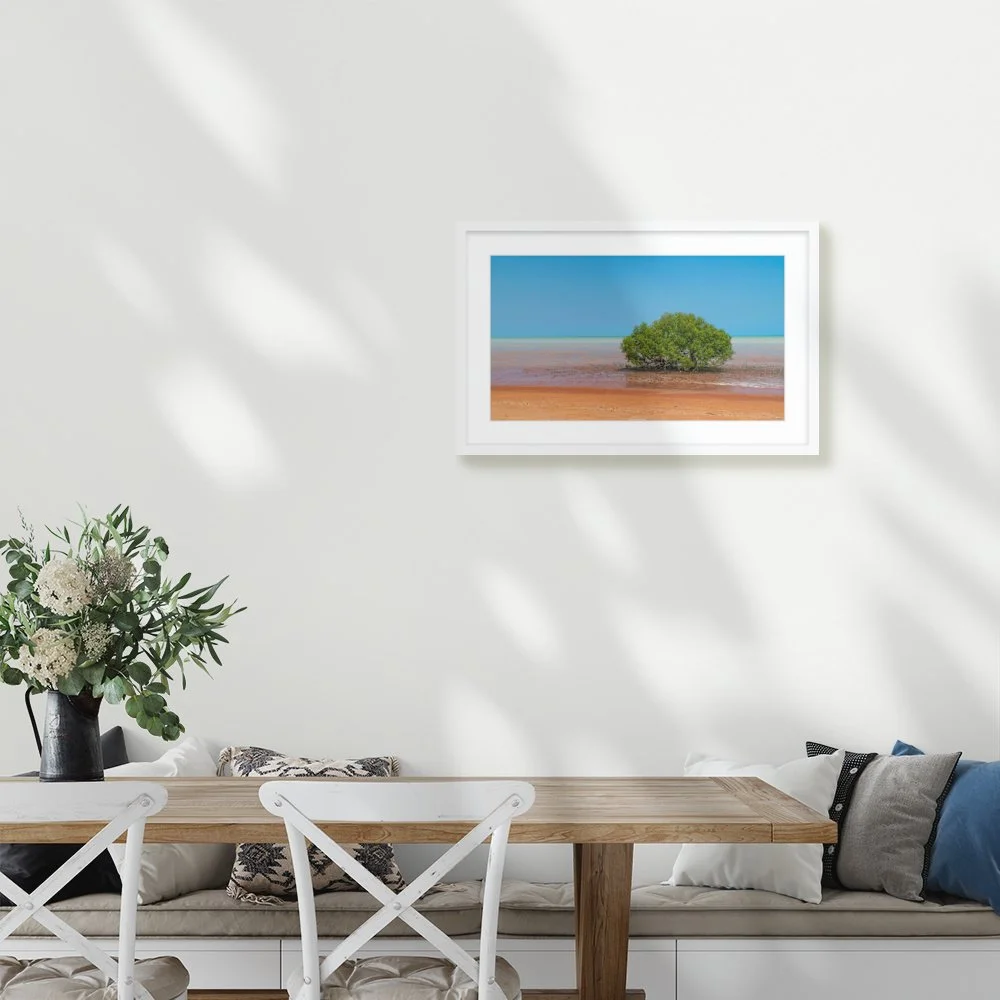 roebuck-bay_600-x-337mm_50mm_lennon-slim_interior-kitchen-table.jpg