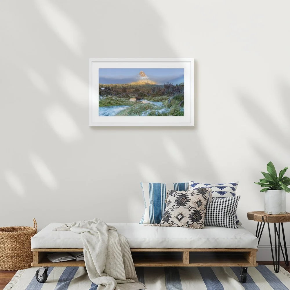 mystical-mountain_600-x-338mm_50mm_lennon-slim_interior-lounge.jpg