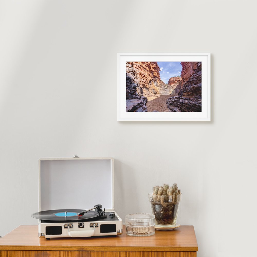joffregorge_600-x-400mm_50mm_lennon-slim_interior-record-player.jpg
