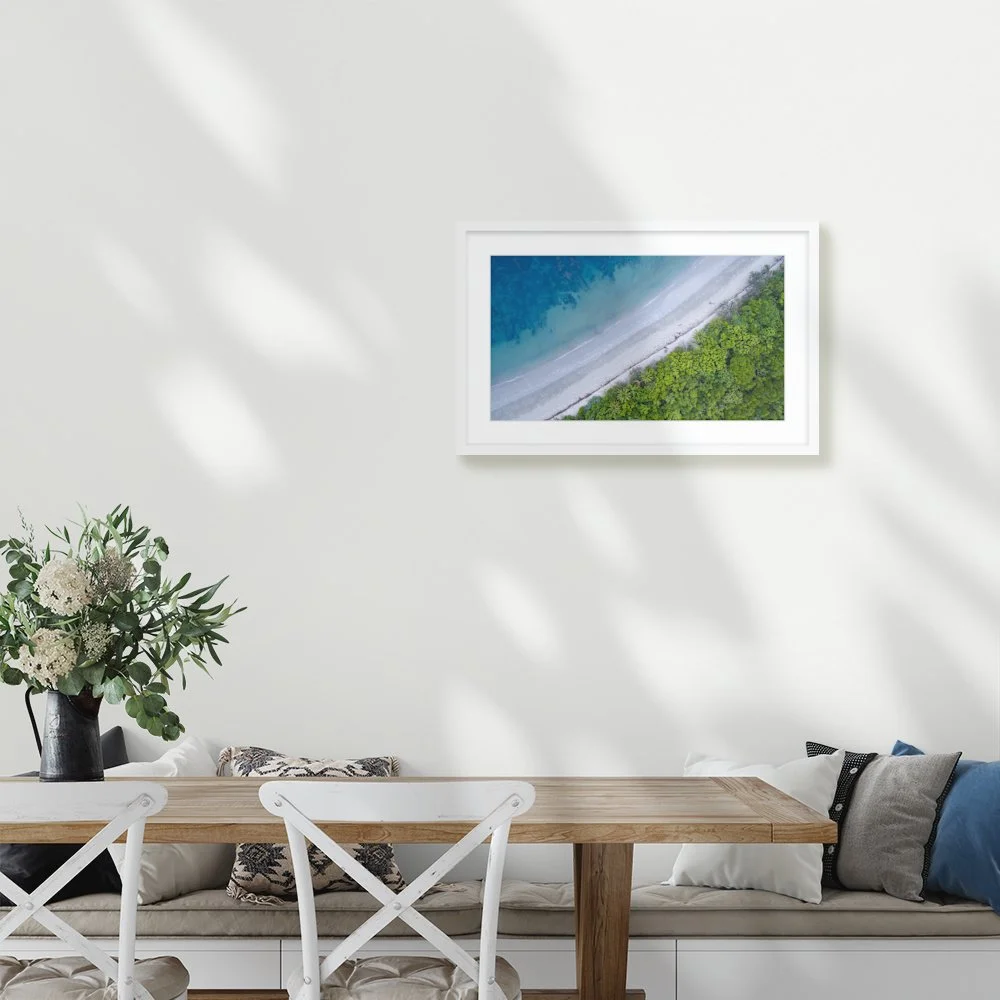 cape-trib-beach_600-x-337mm_50mm_lennon-slim_interior-kitchen-table.jpg