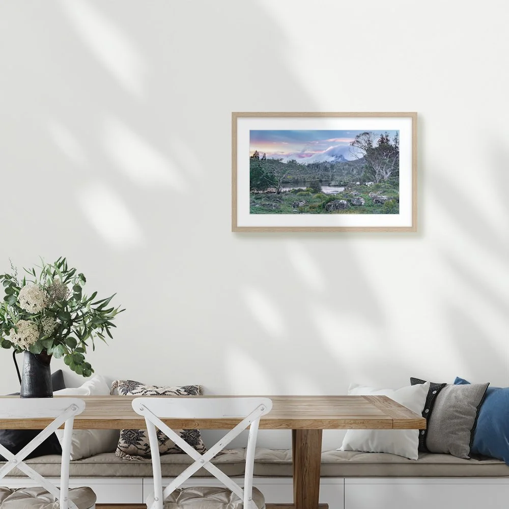 barn-bluff-lake-windermere_600-x-337mm_50mm_springfield_interior-kitchen-table.jpg