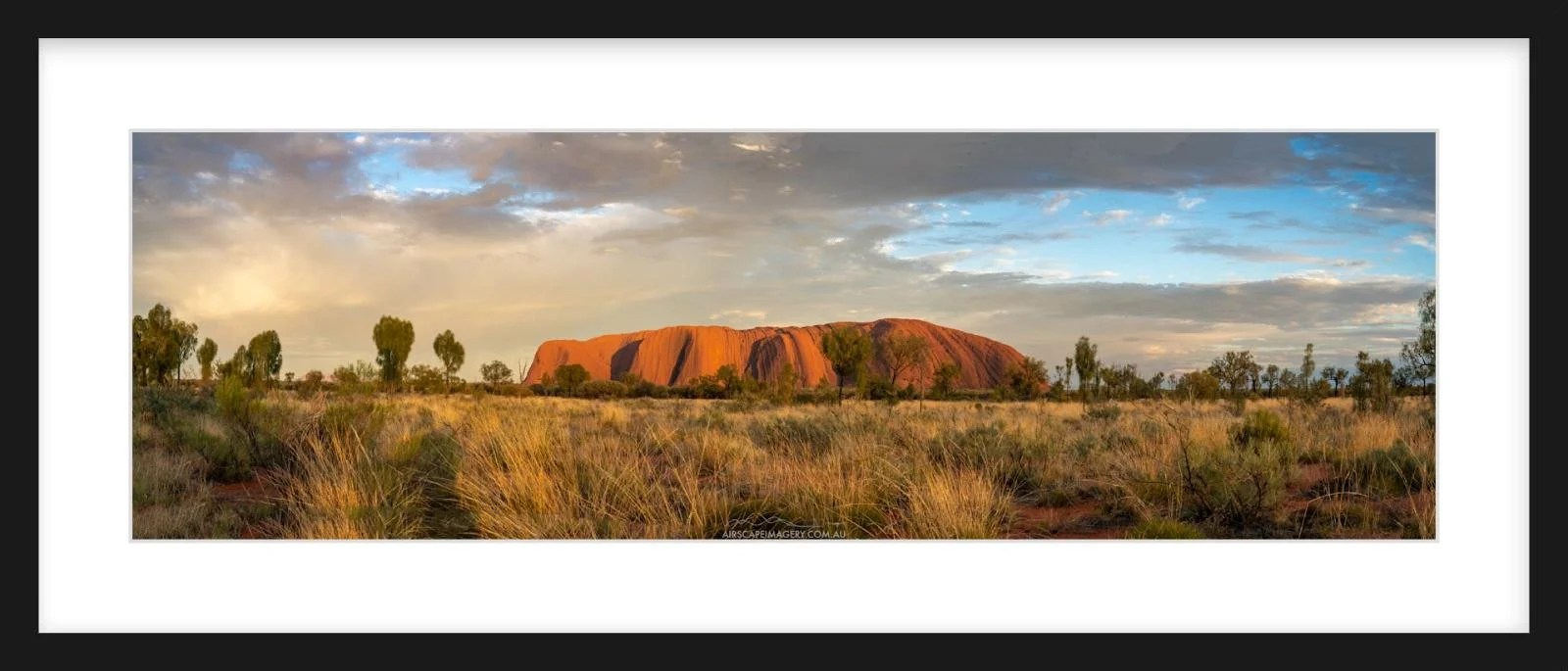 Uluru Zeppelin Slim.jpg