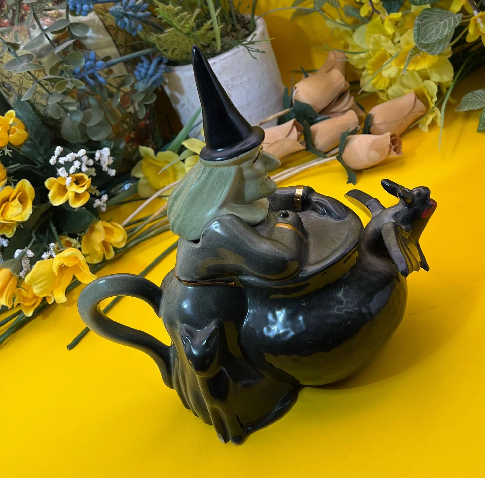 Witch teapot Richard Parrington Designs