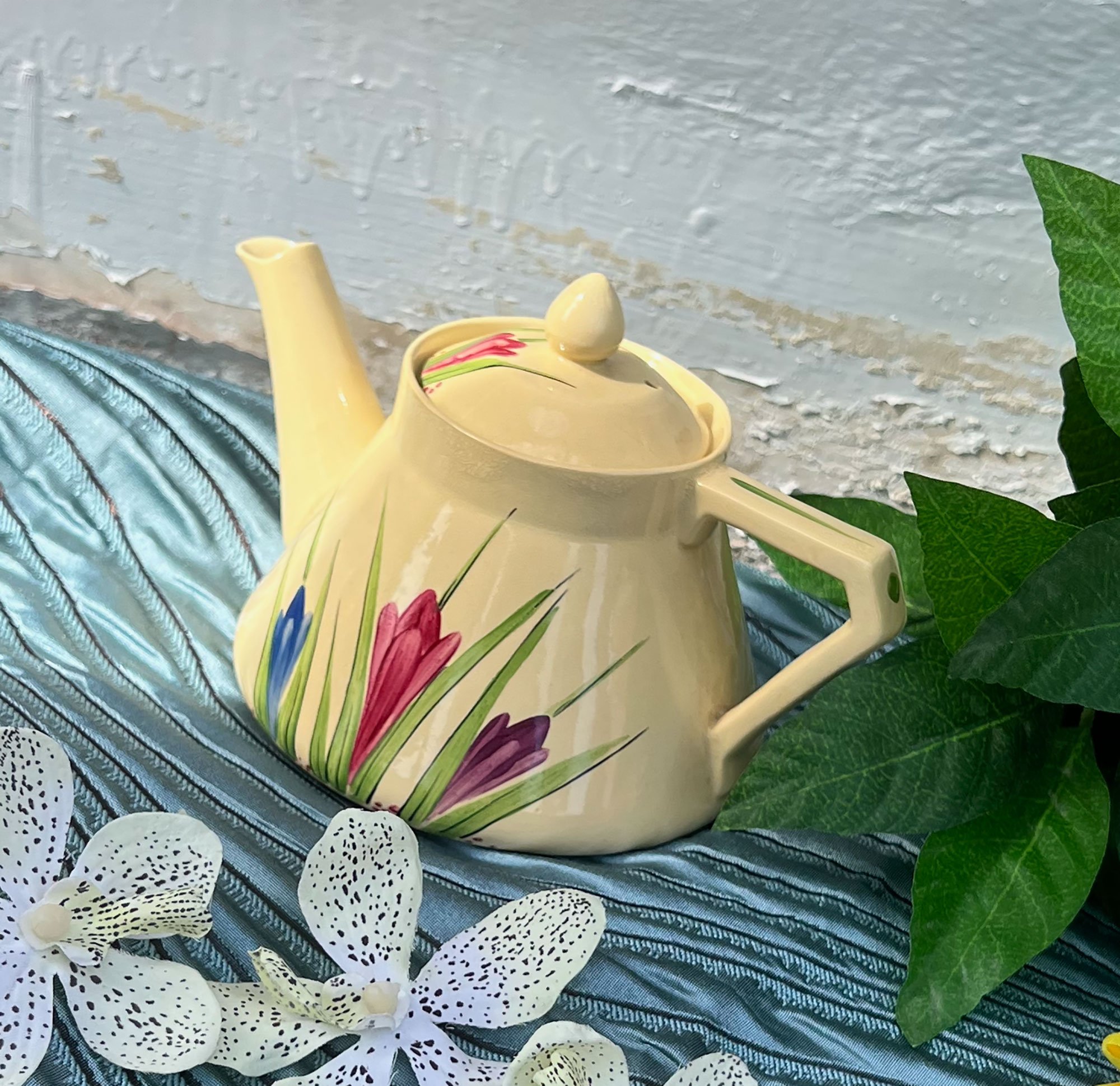 Vintage china, Royal Buff teapot