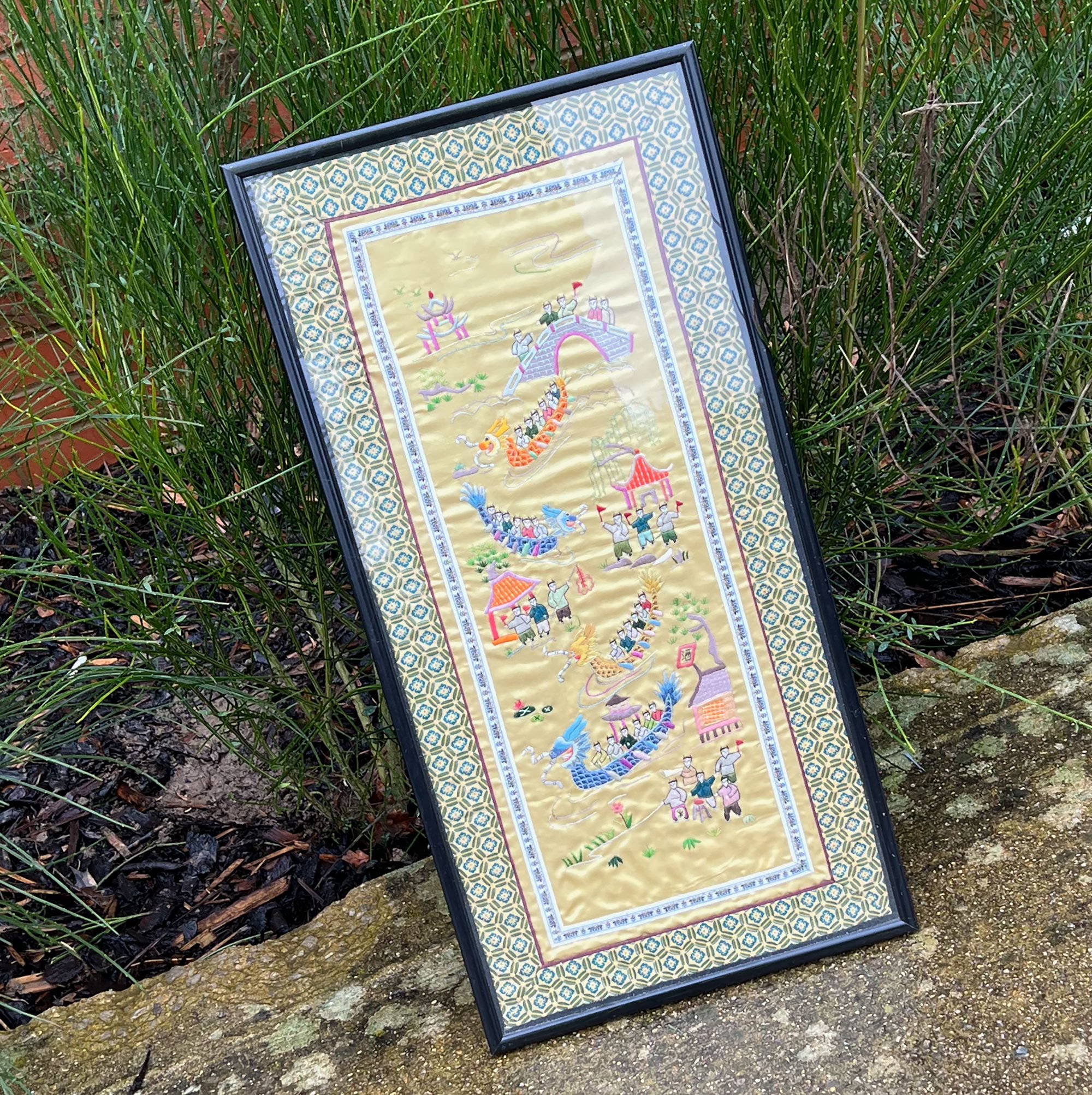 Framed Chinese silk embroidery
