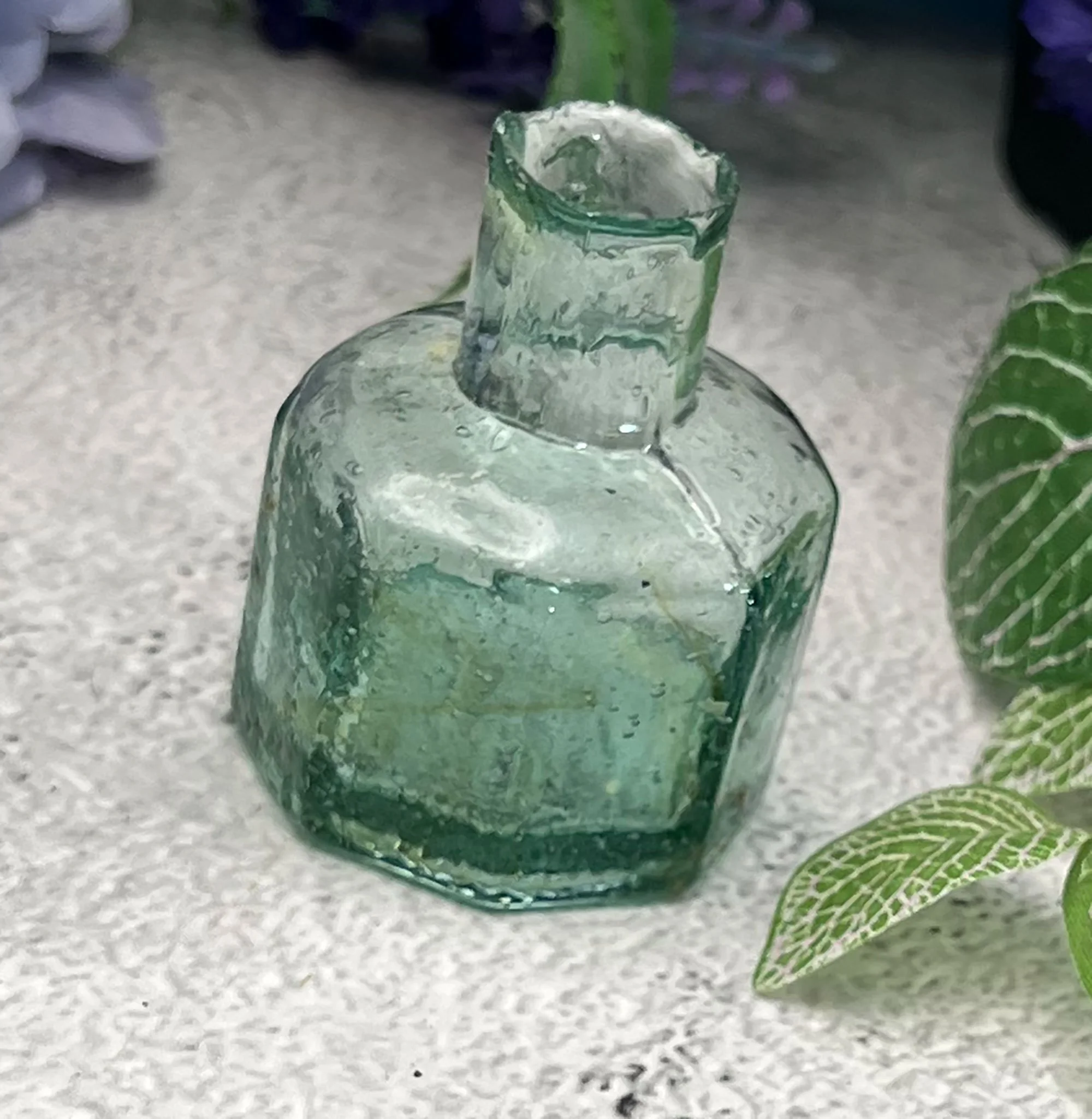 WW1 British green glass ink well, a Somme find