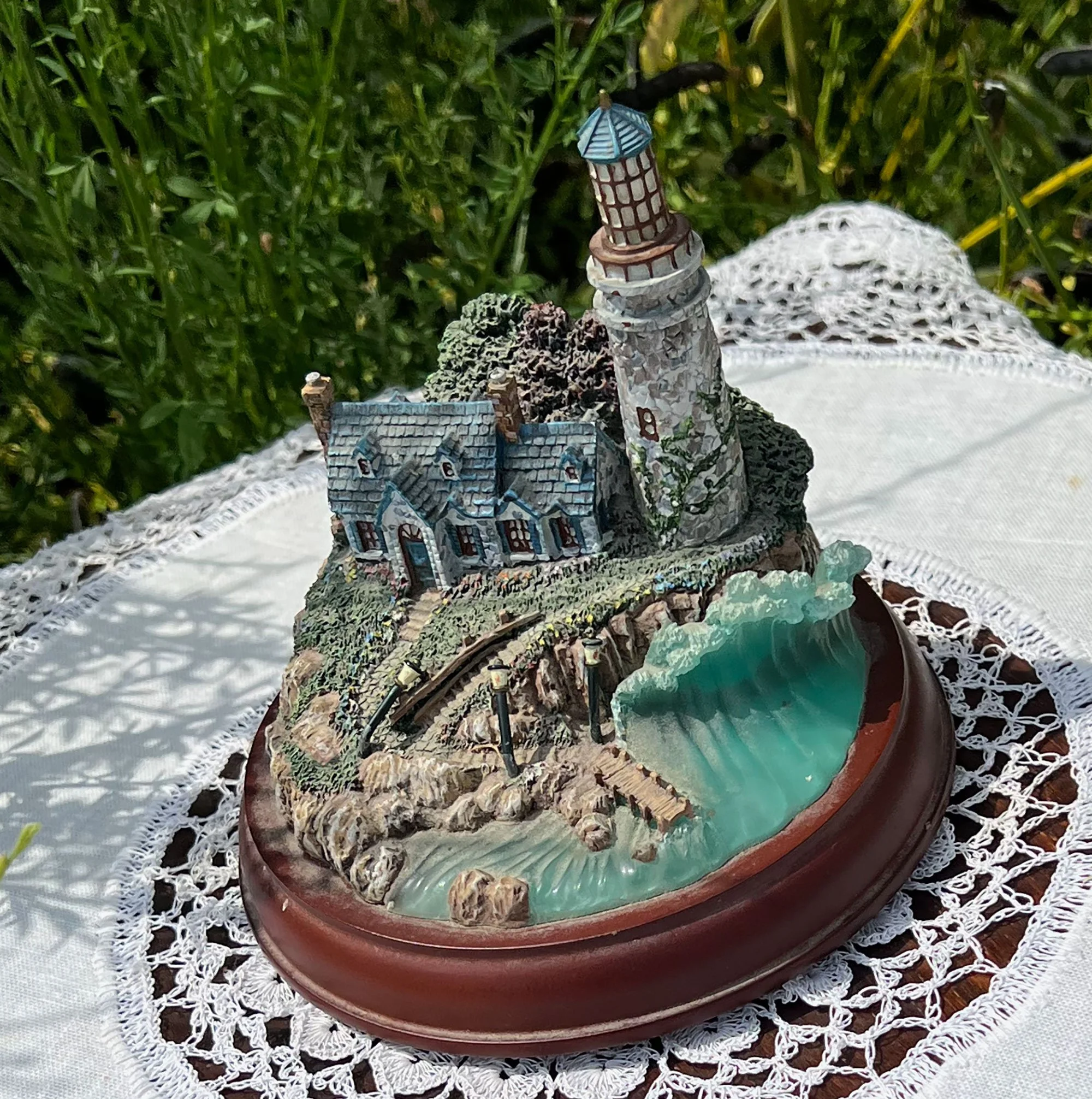 Thomas Kinkade's Hawthorne Village Sea of Tranquility