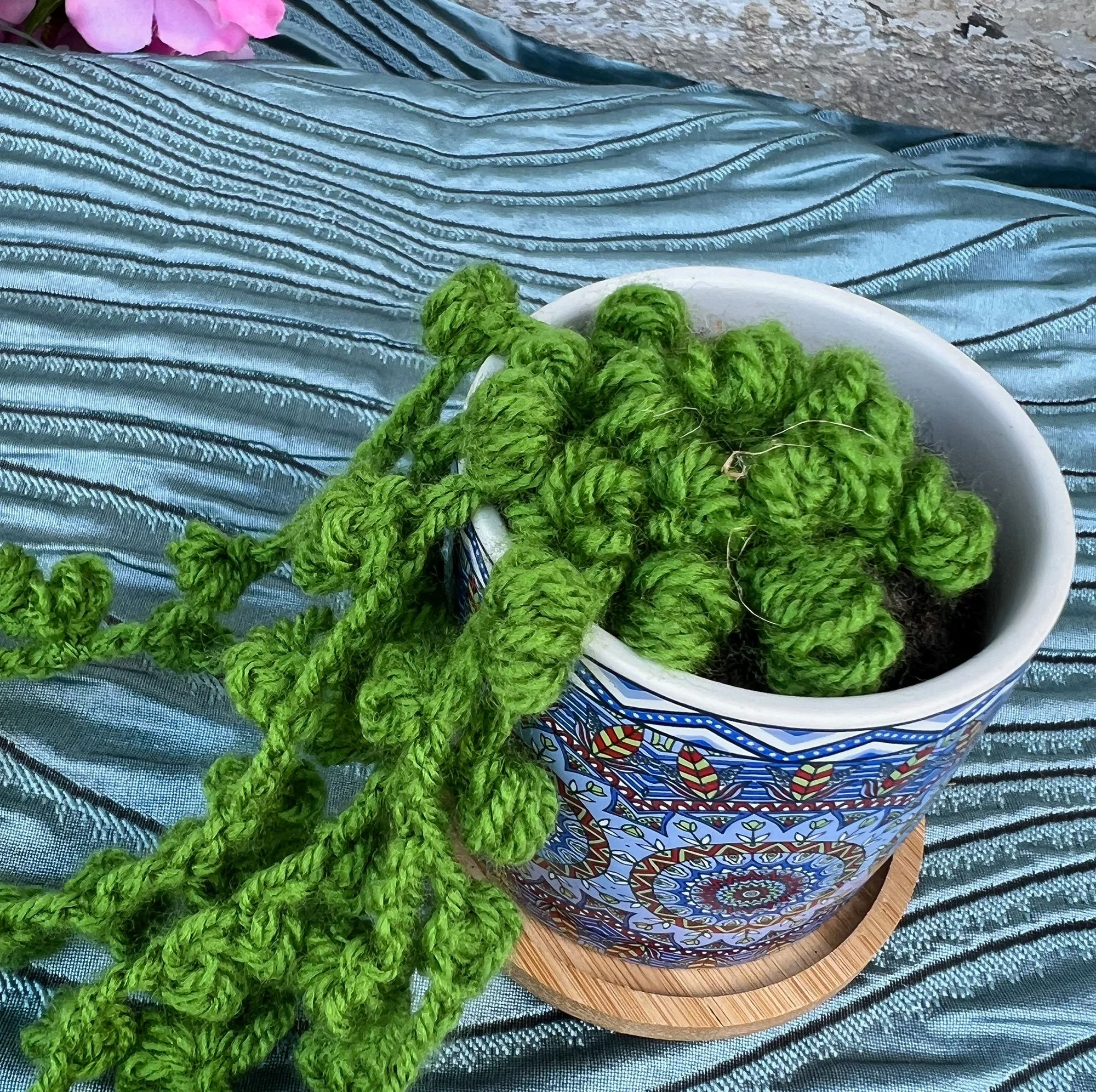 Crochet plant pot