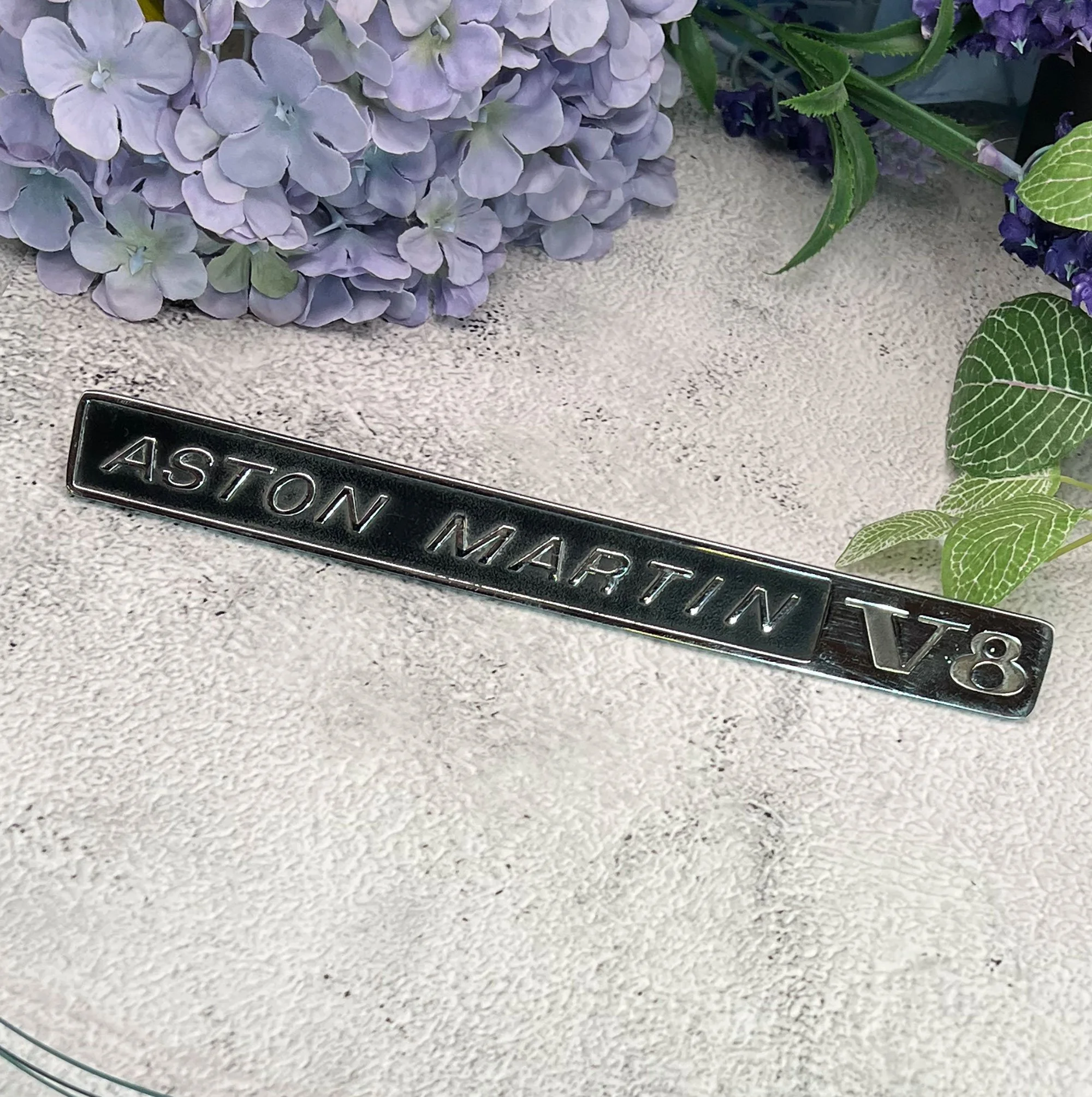 Aston Martin V8 side badge
