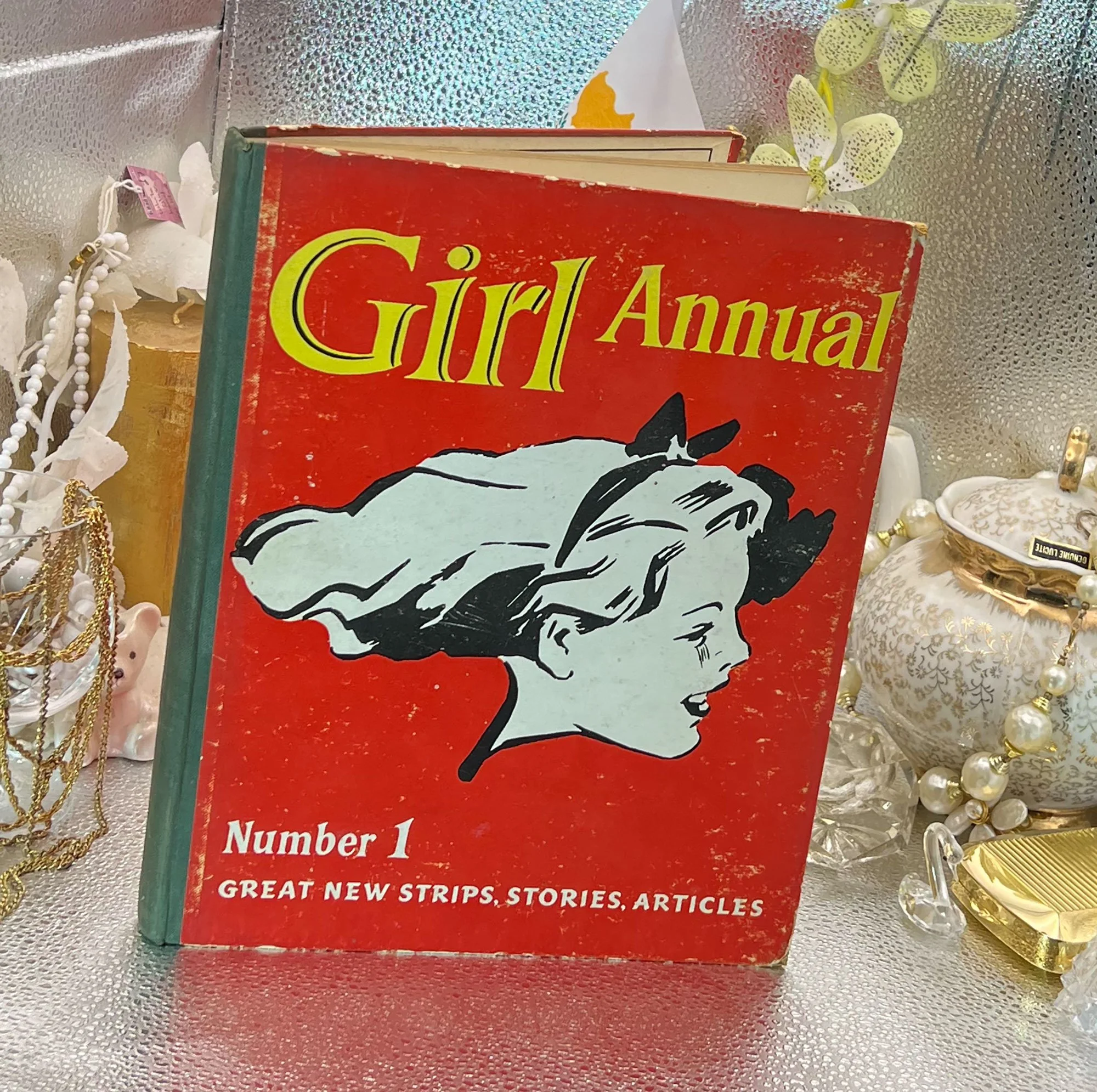 girlannual1-pod70.jpg