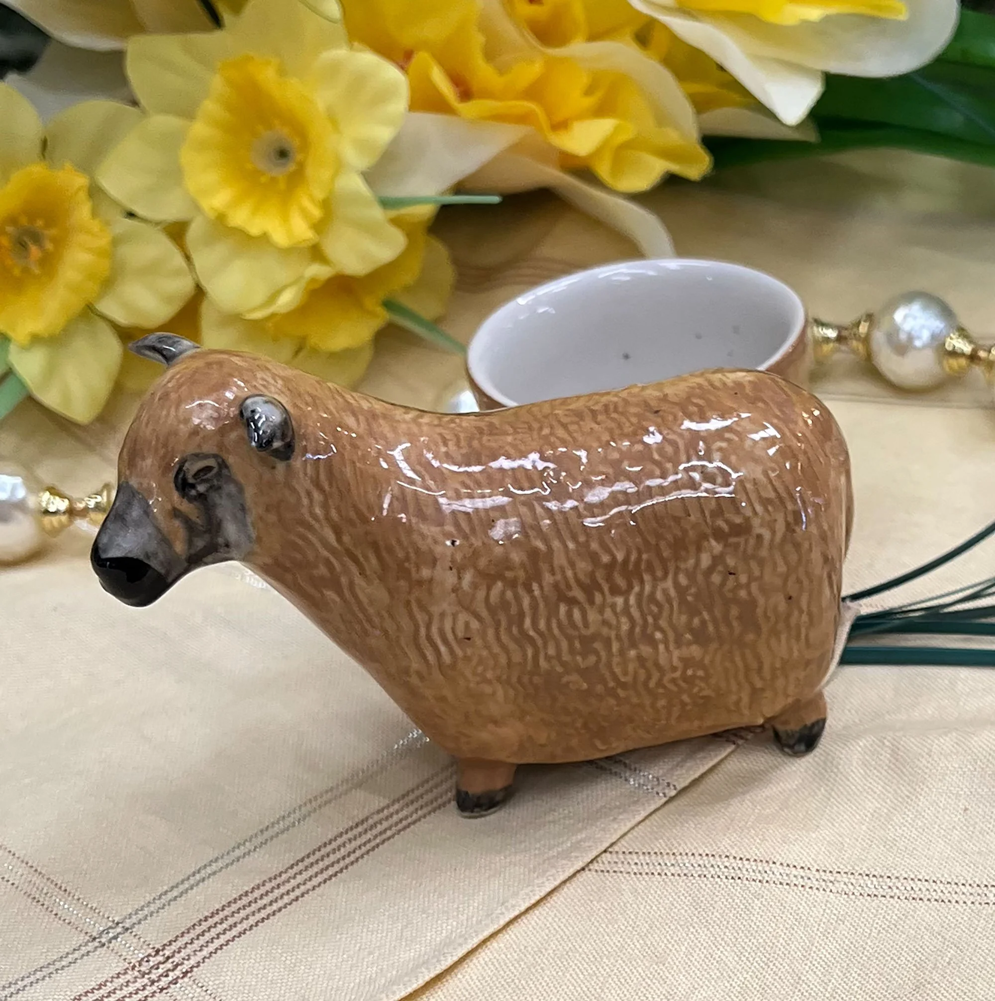 Quail sheep egg cup