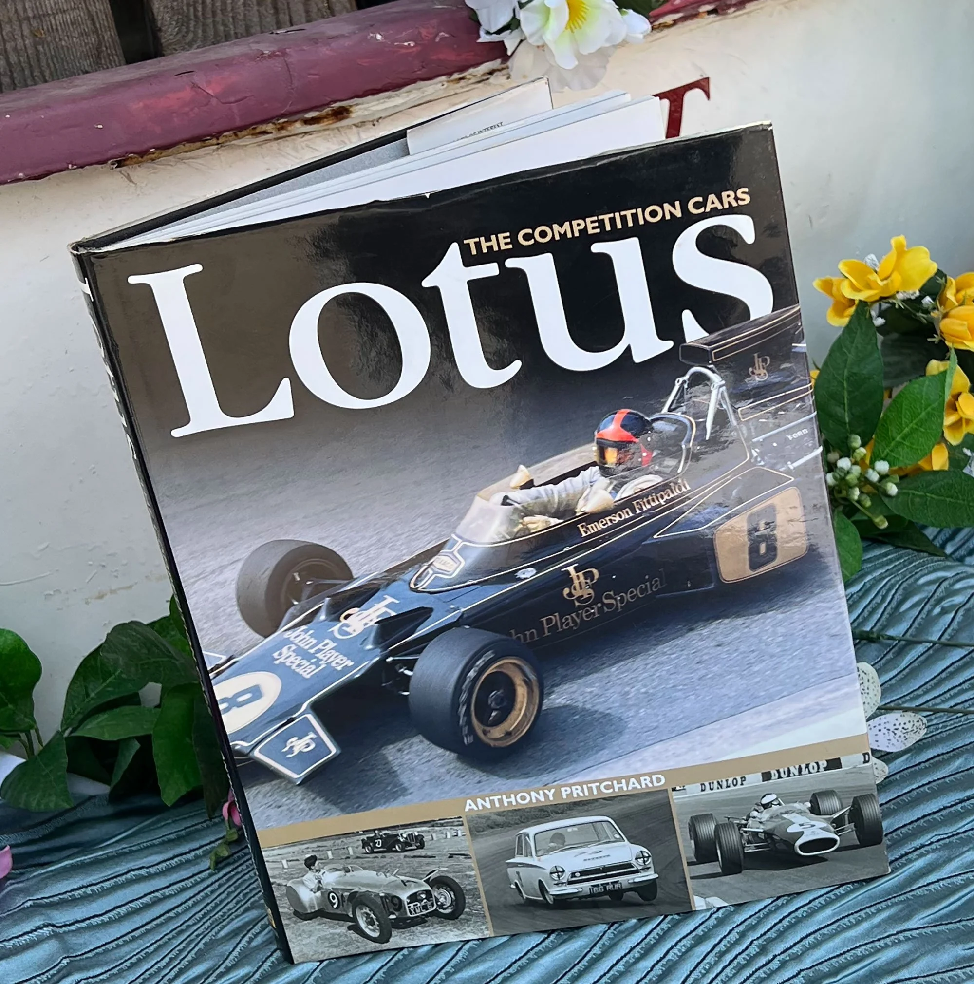 Book 'Lotus Competition Cars'