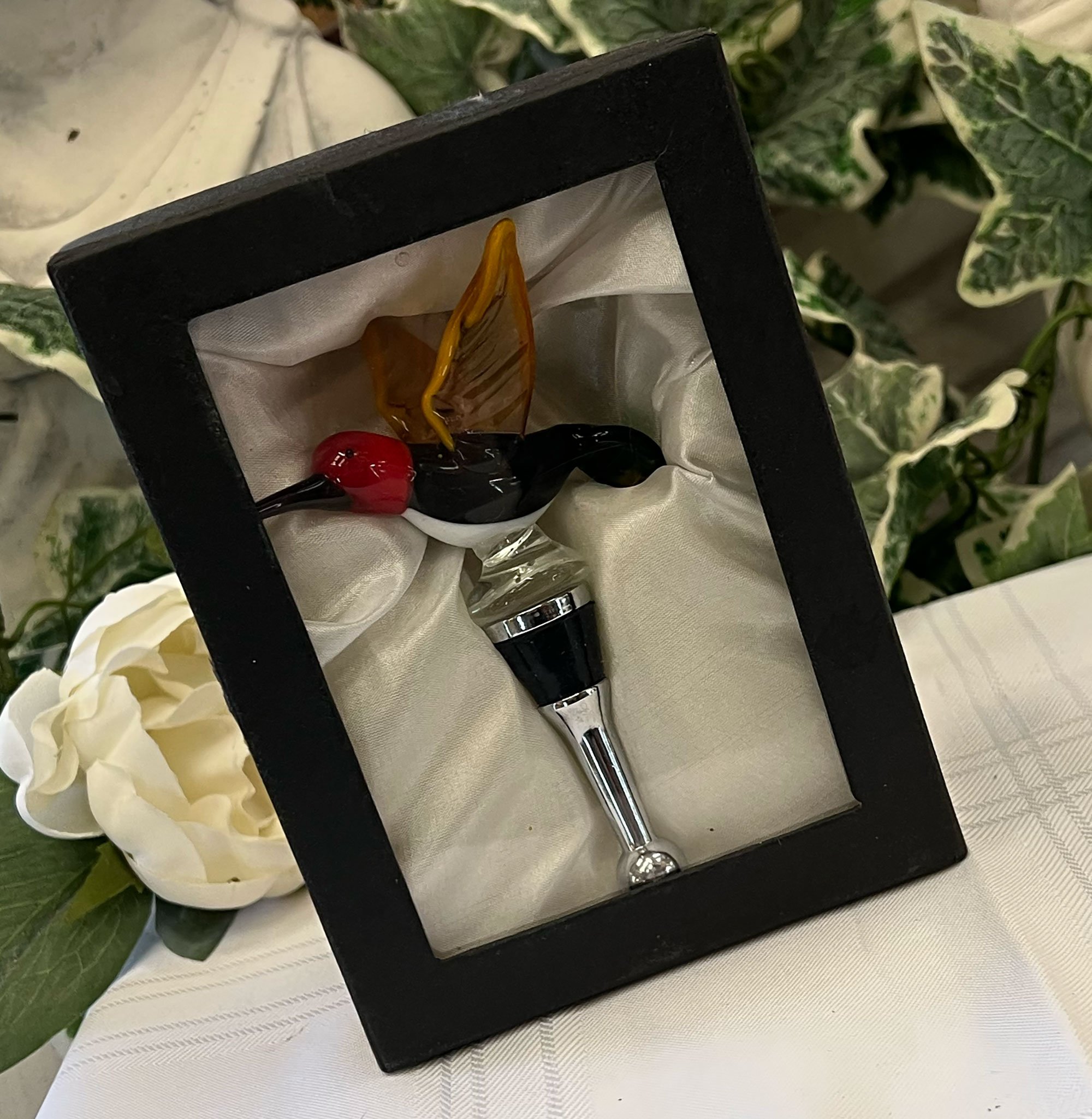 Glass humming bird bottle stopper