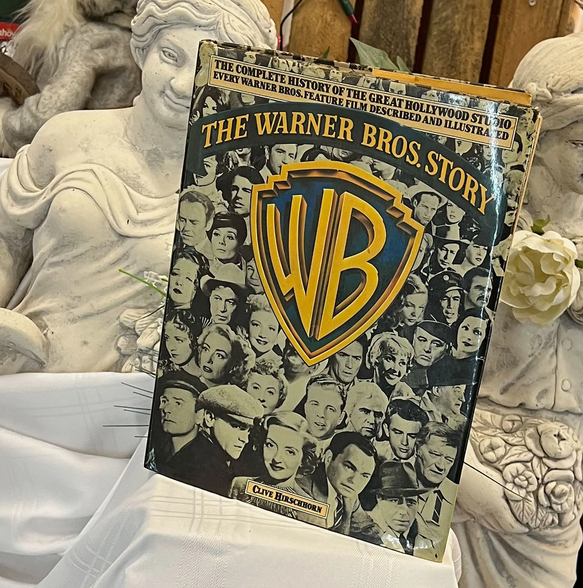 Book 'Warner Bros Story'