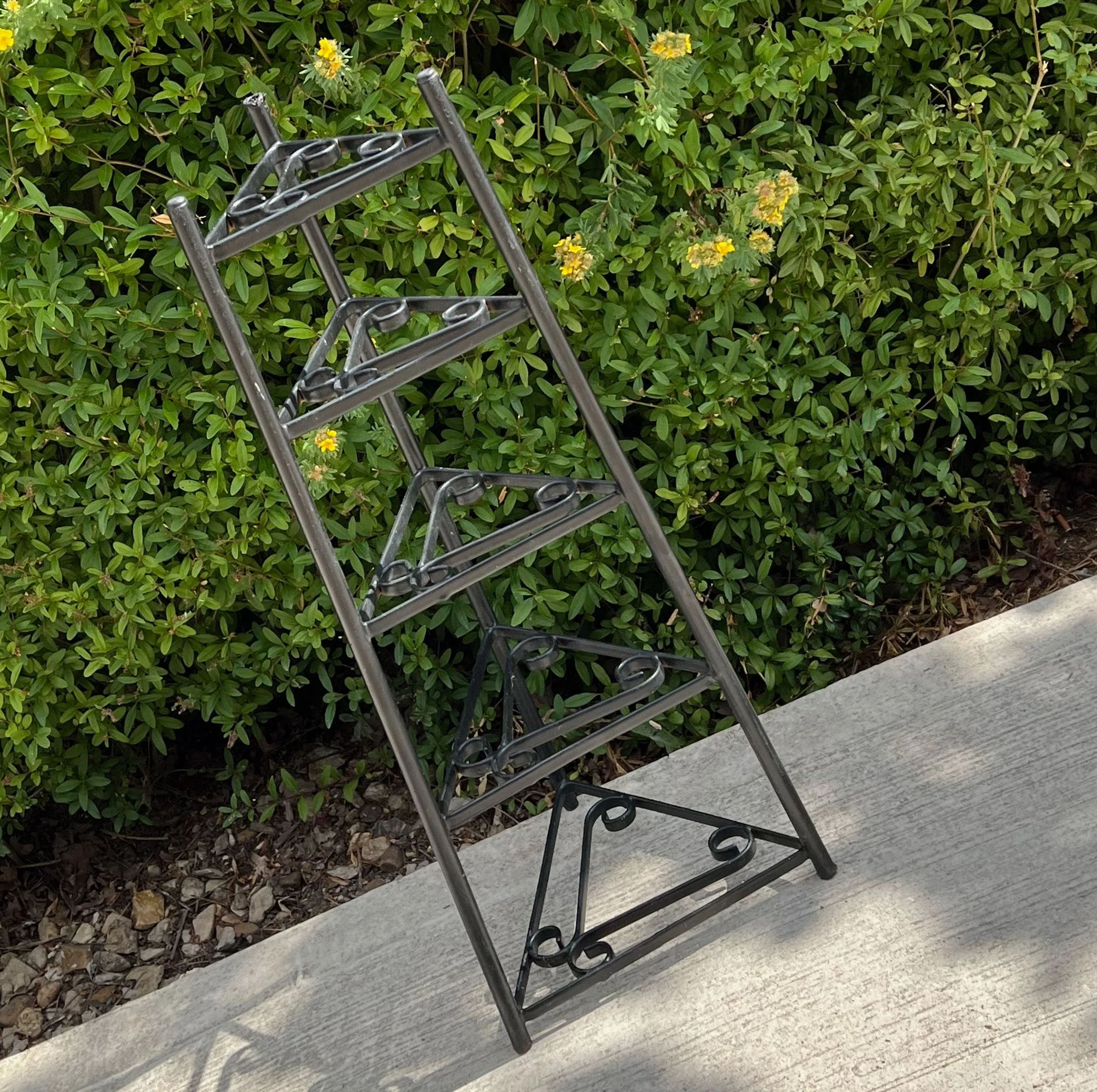 Black Metal Pot Stand