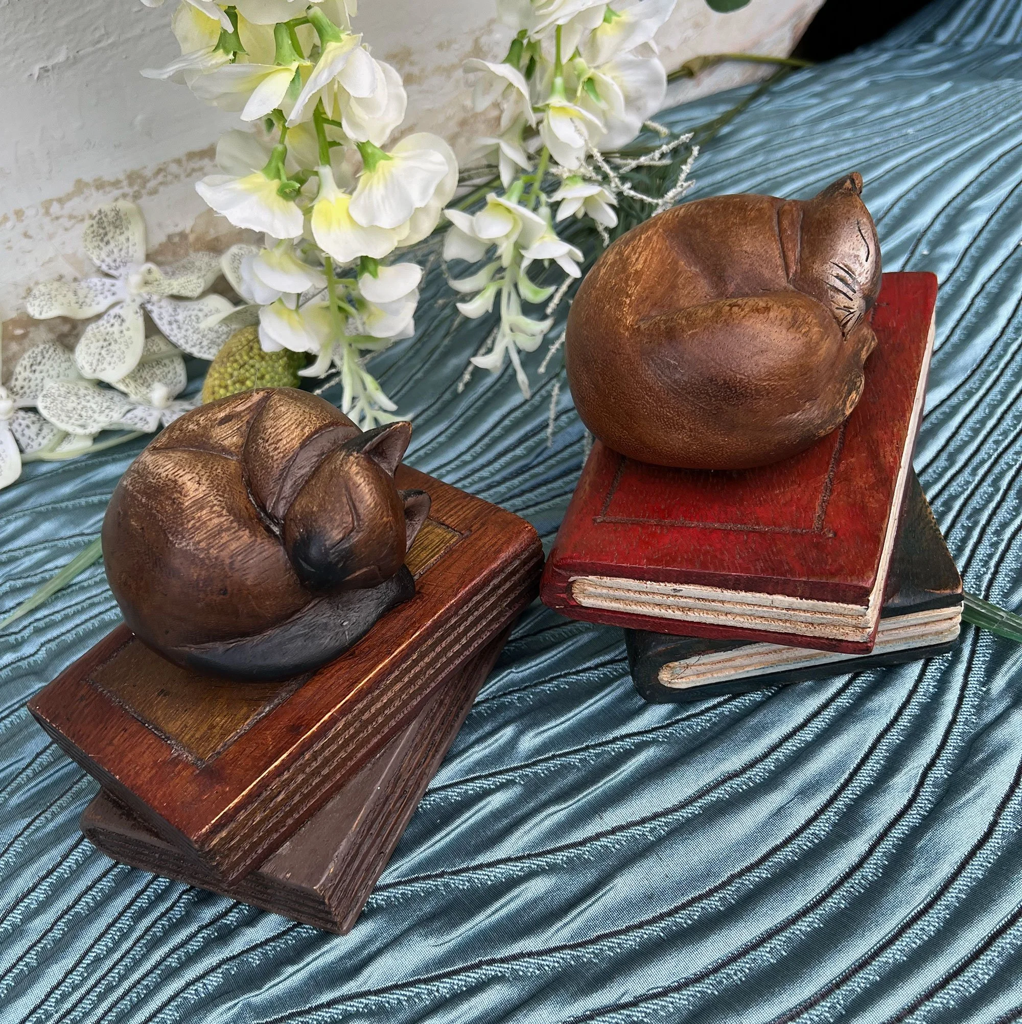 catbookends3-pod28.jpg