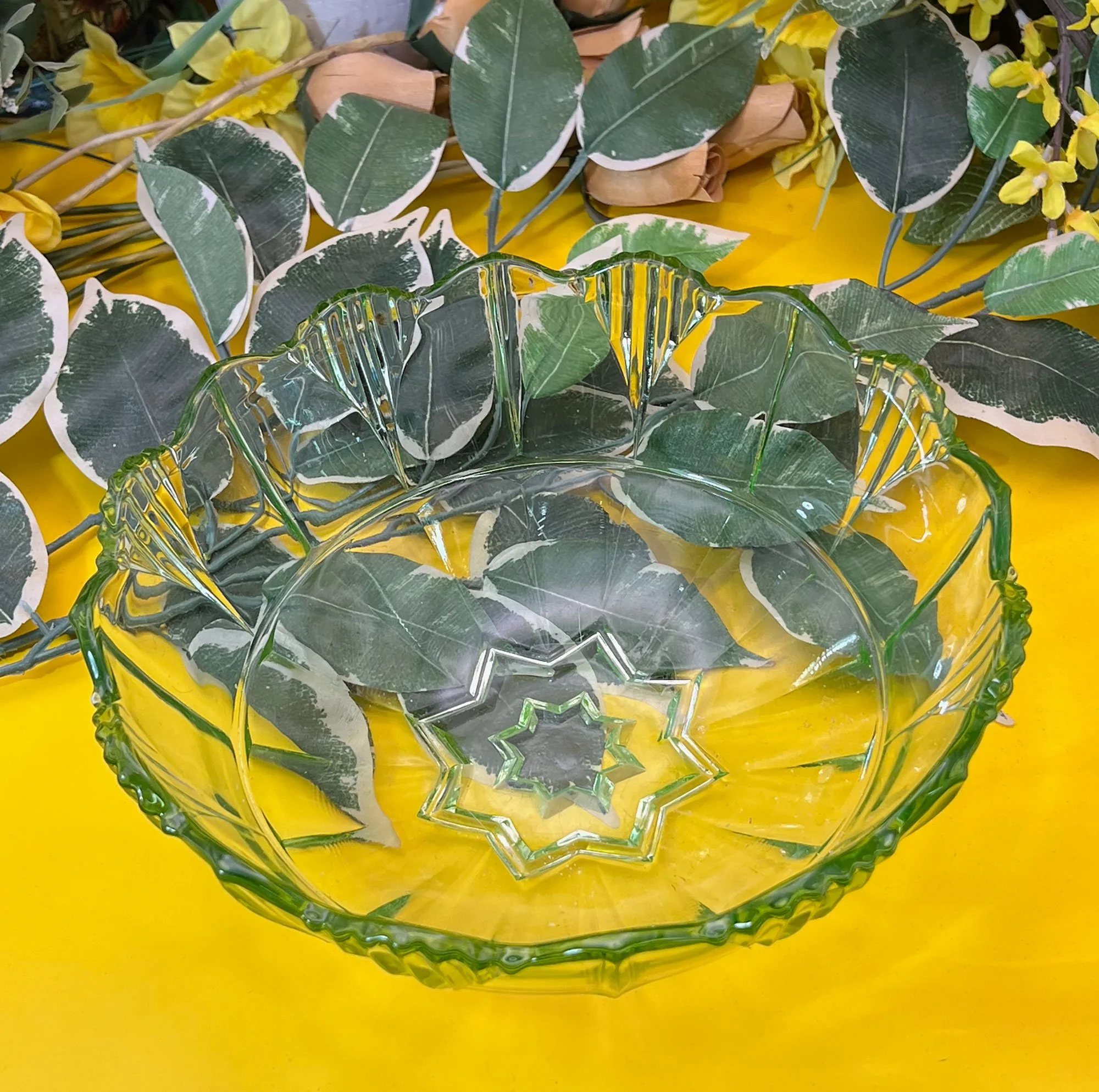 Uranium glassware