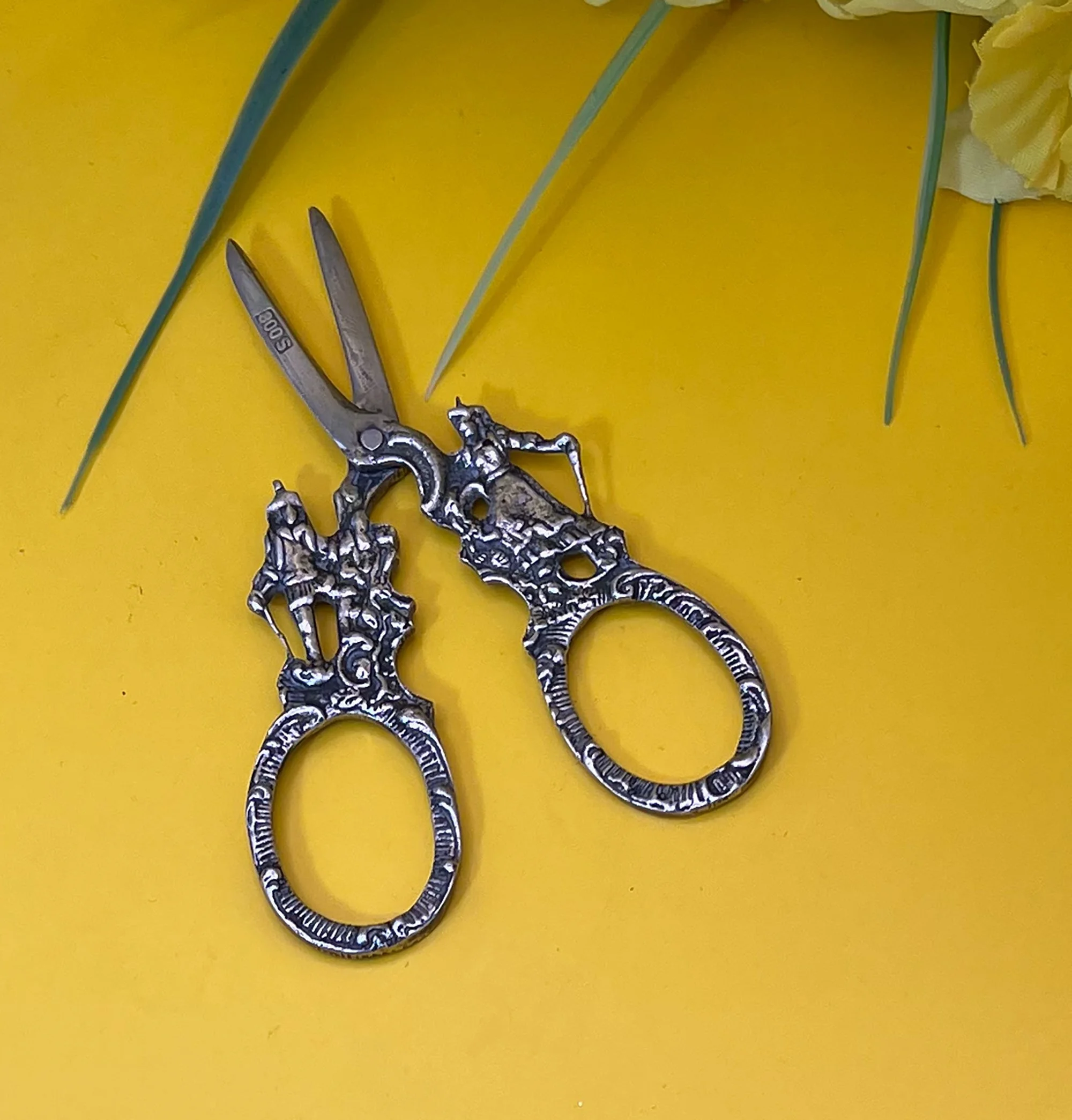 White Metal Figurine Scissors