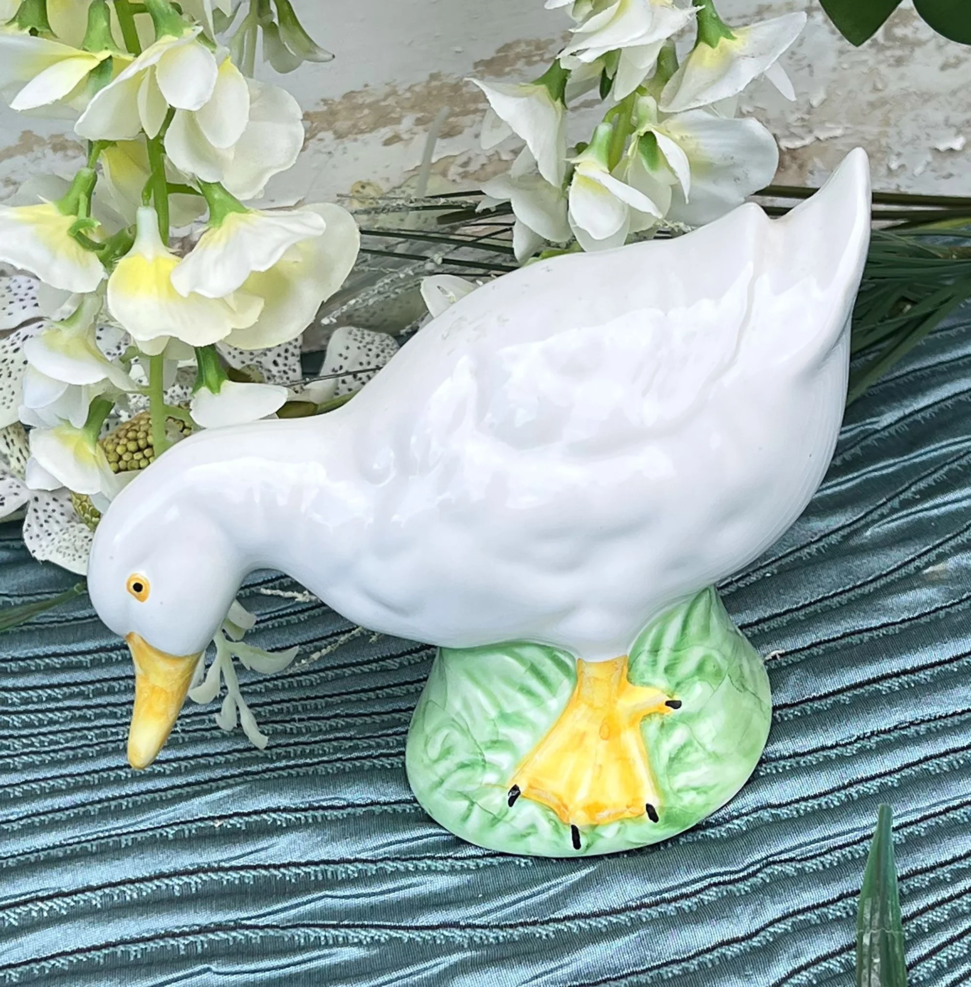 whiteduck2-pod64.jpg