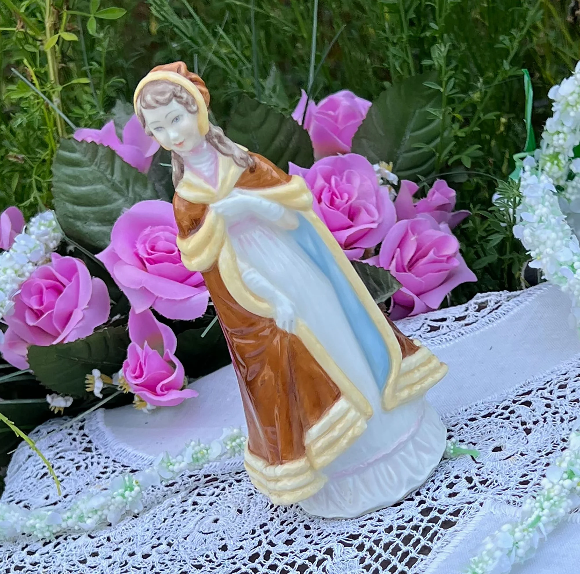 Royal Worcester fine bone china figurine, Evening Engagement