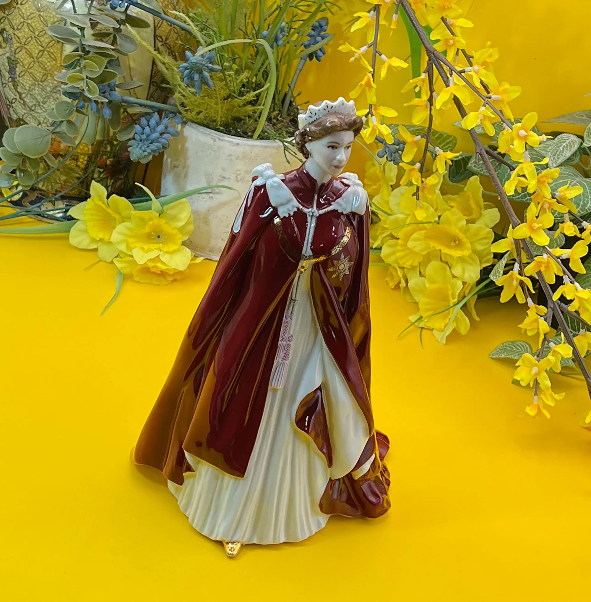 Royal Worcester Queen Elizabeth II