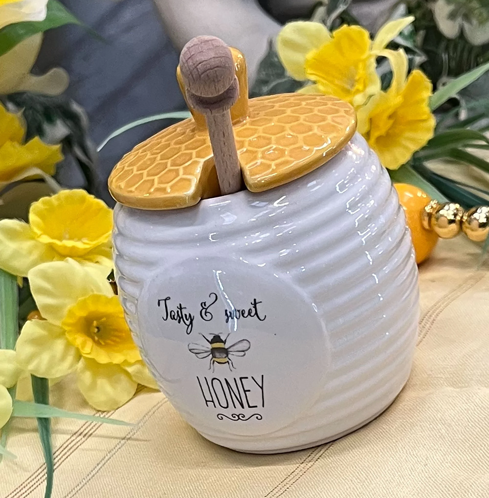 Honey Pot With Wood Dipper