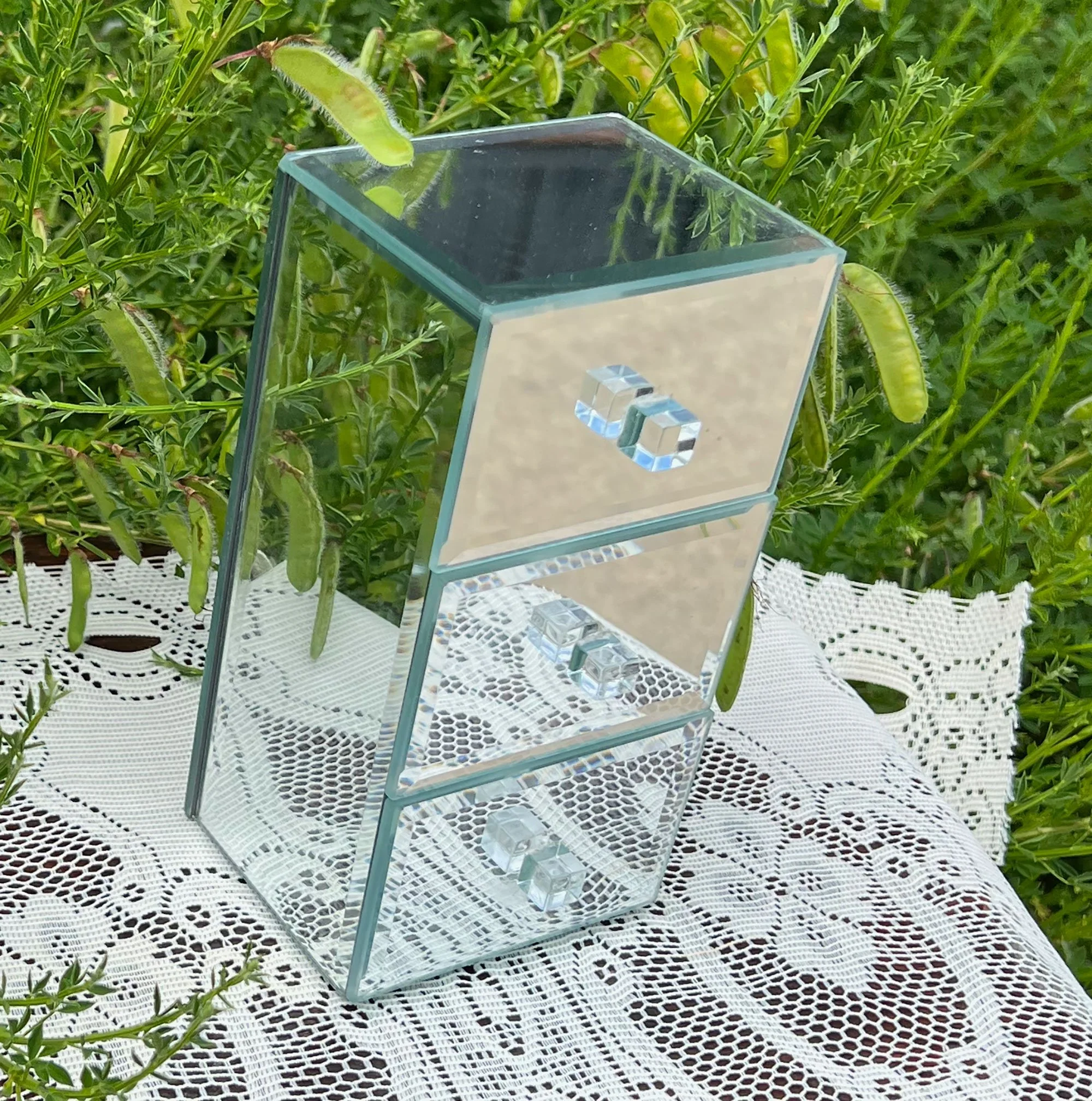 mirrordrawers2-pod28.jpg