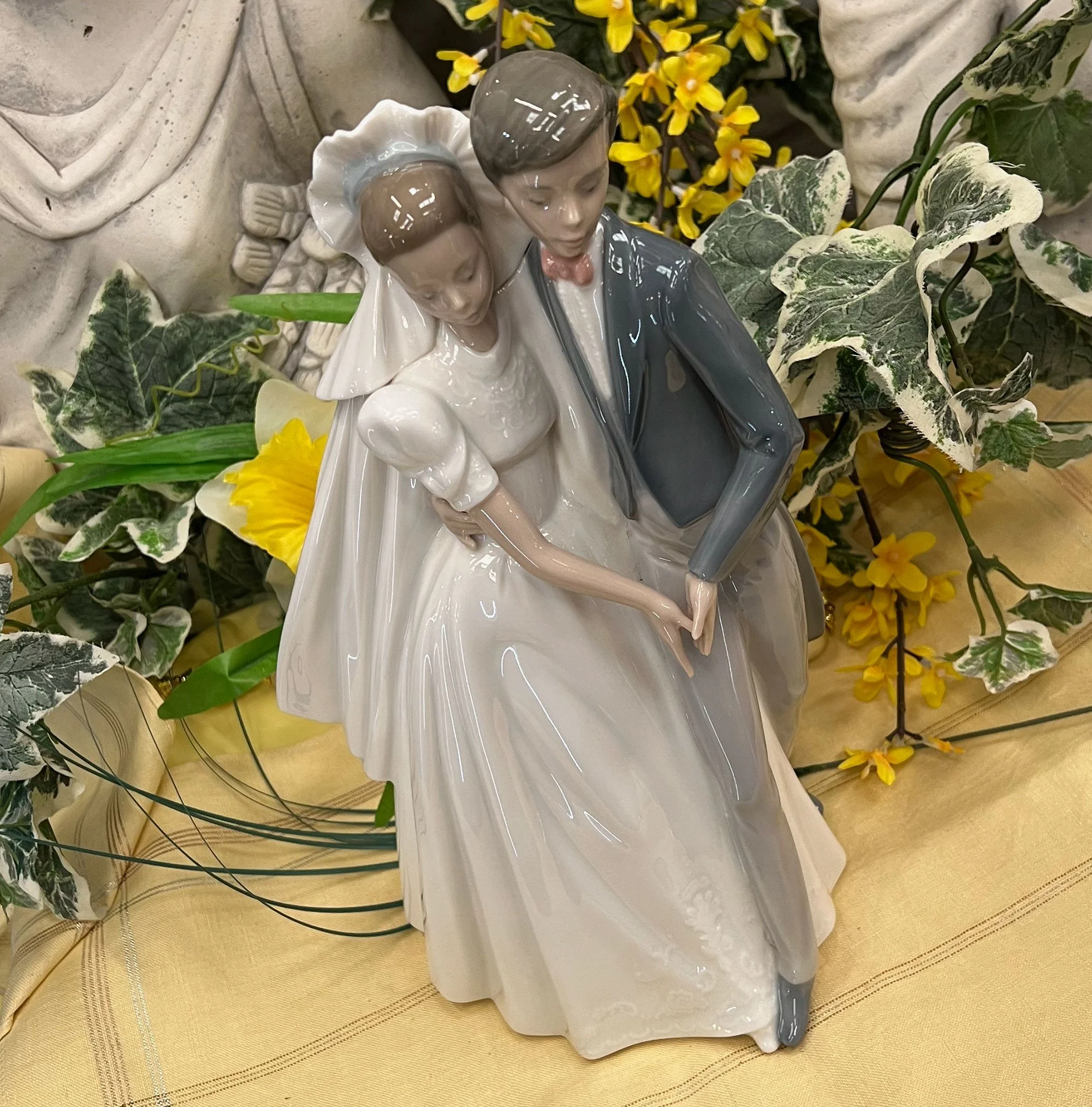 Nao Lladro wedding couple