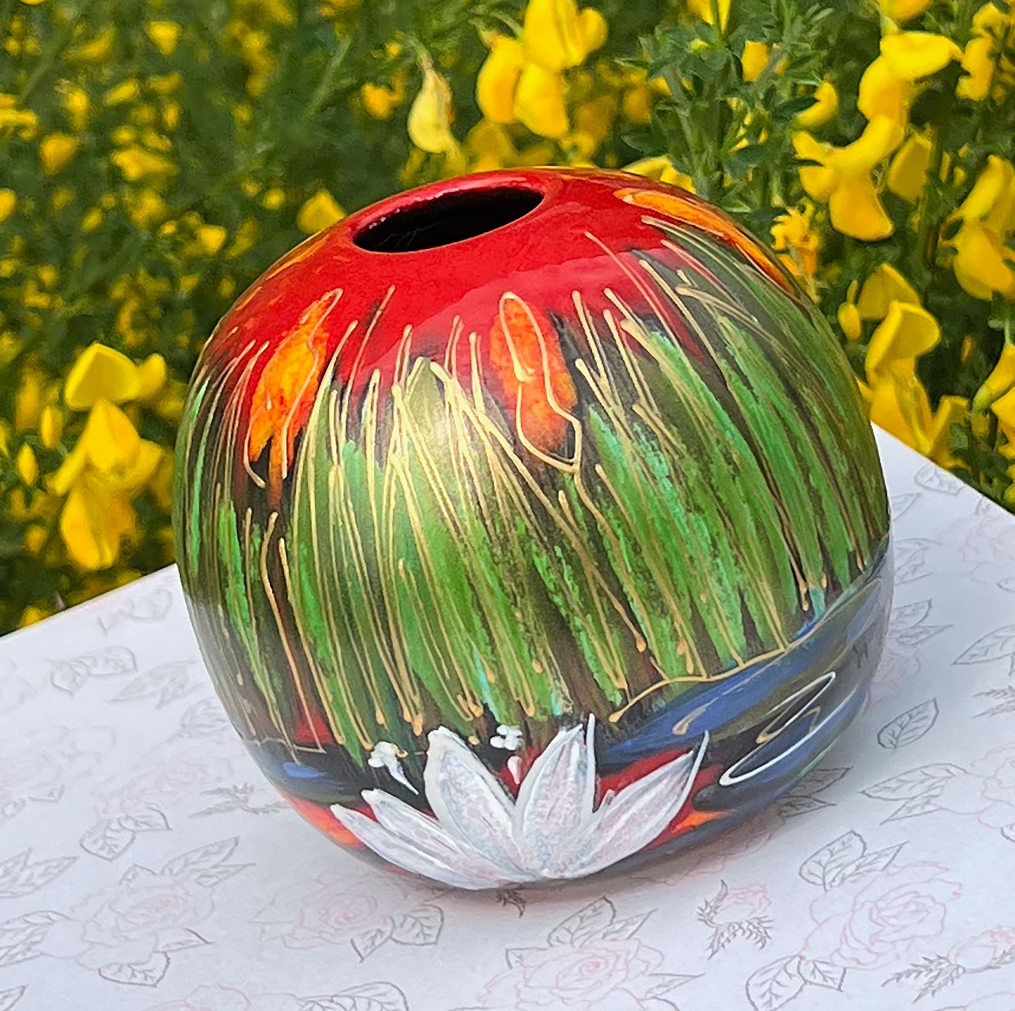 Anita Harris Waterlily globe vase