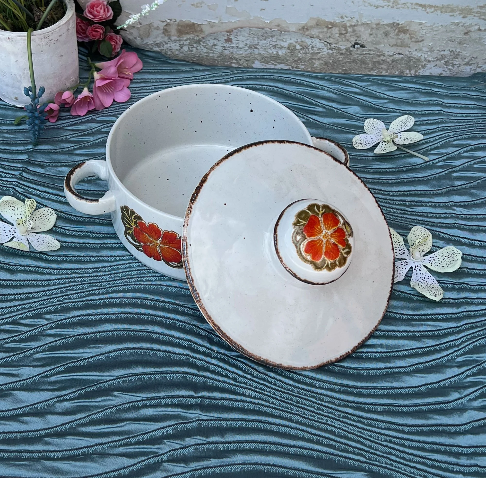 tureen2-pod71.jpg