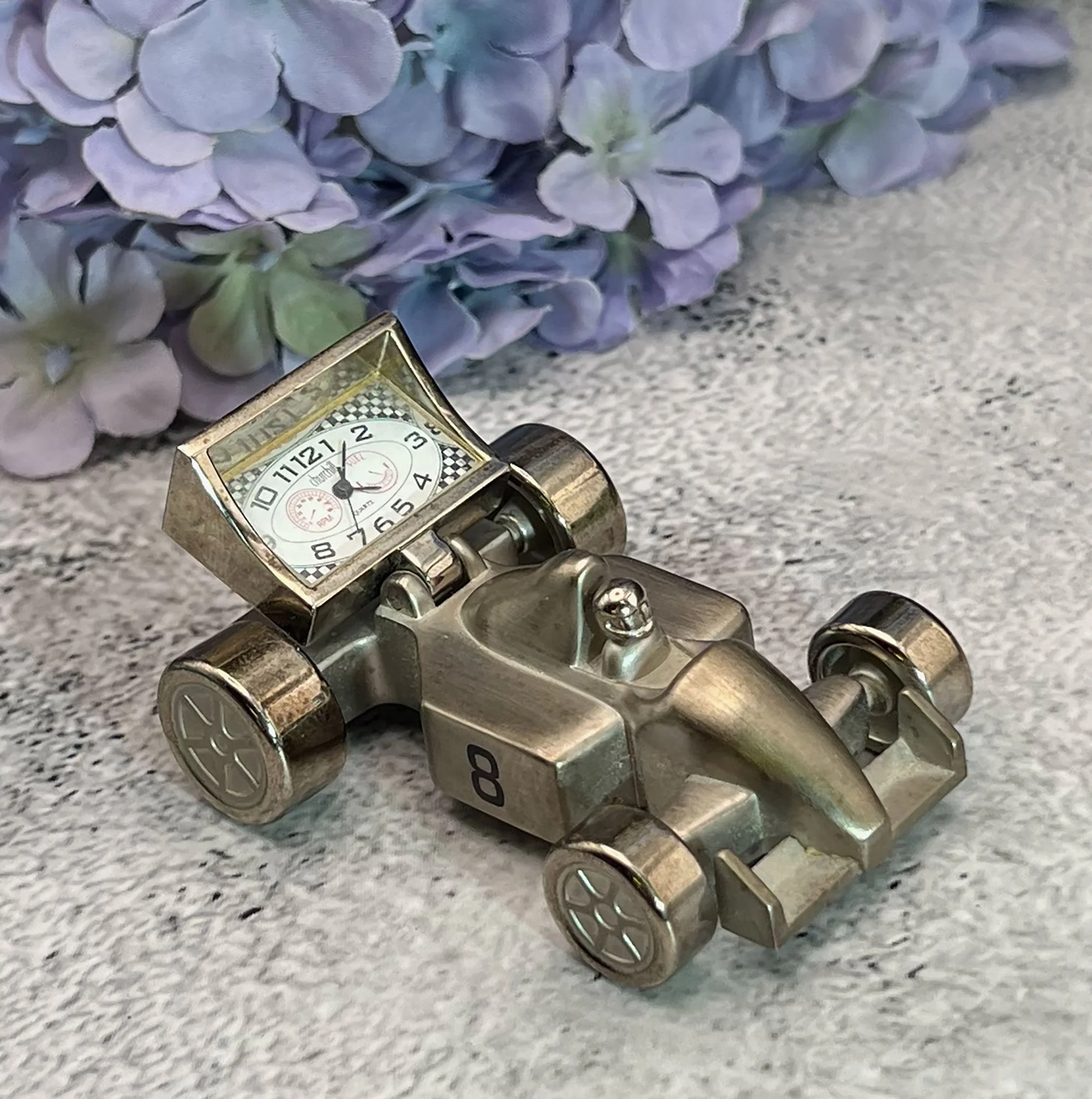 Novelty racing car clock