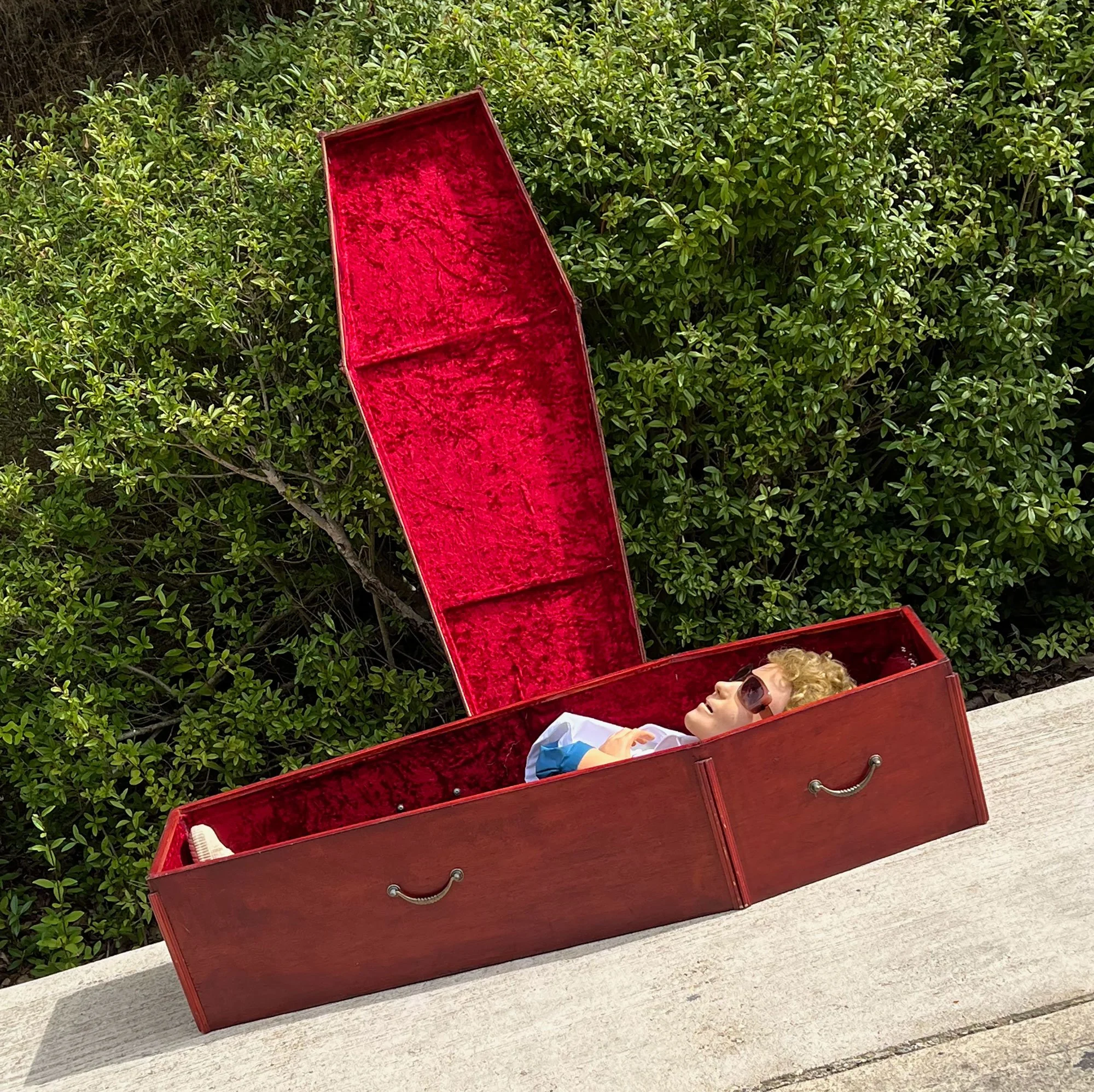 Coffin And Mannequin Combo
