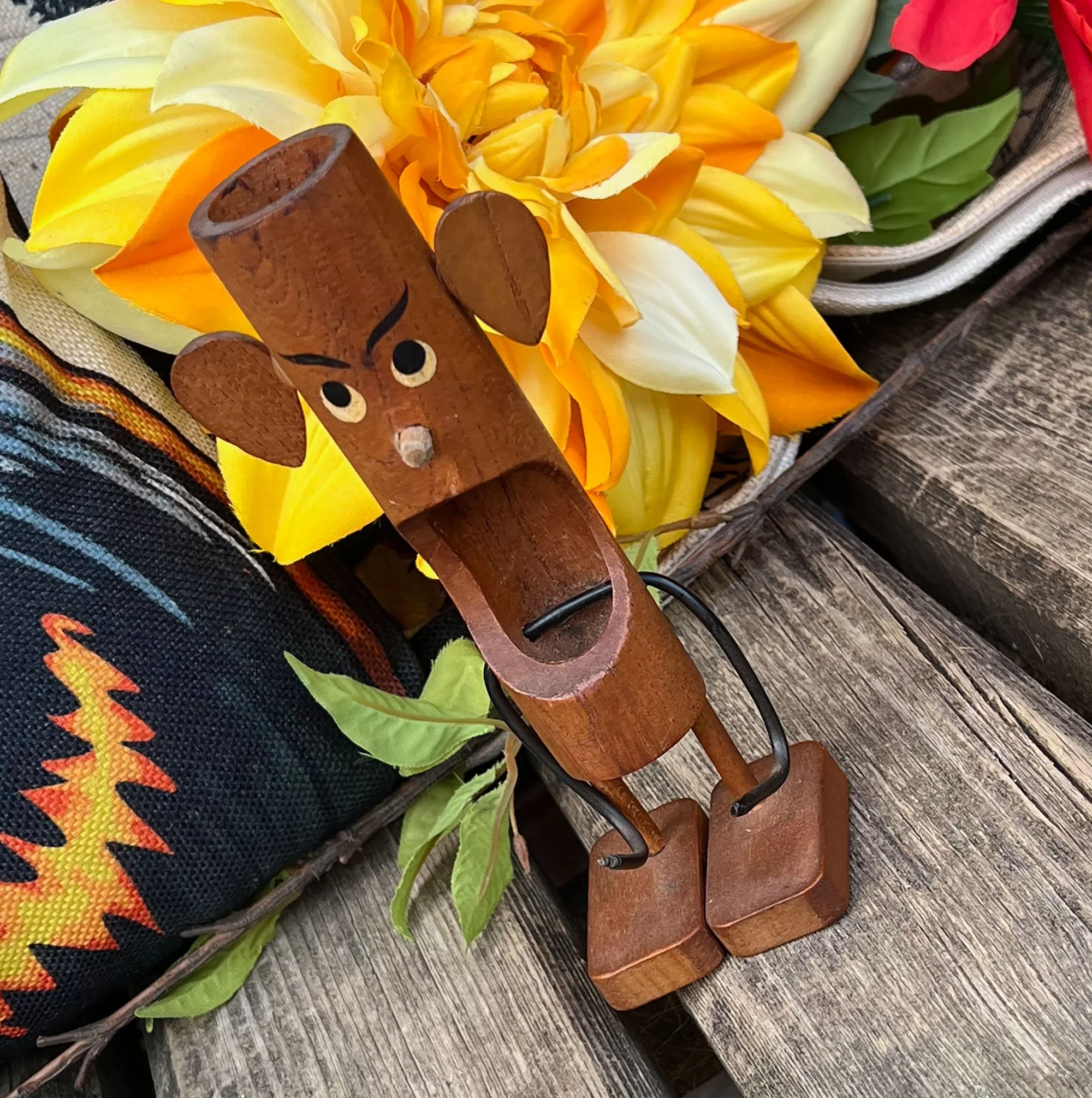 Quirky pipe cleaner holder