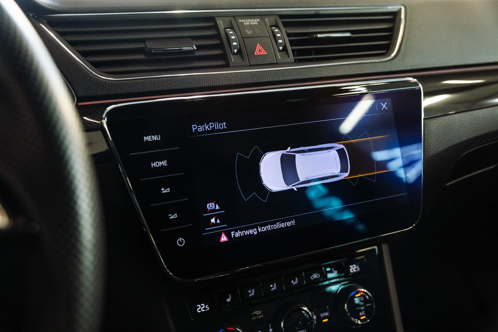 Muzicek_Superb 3-24.jpg