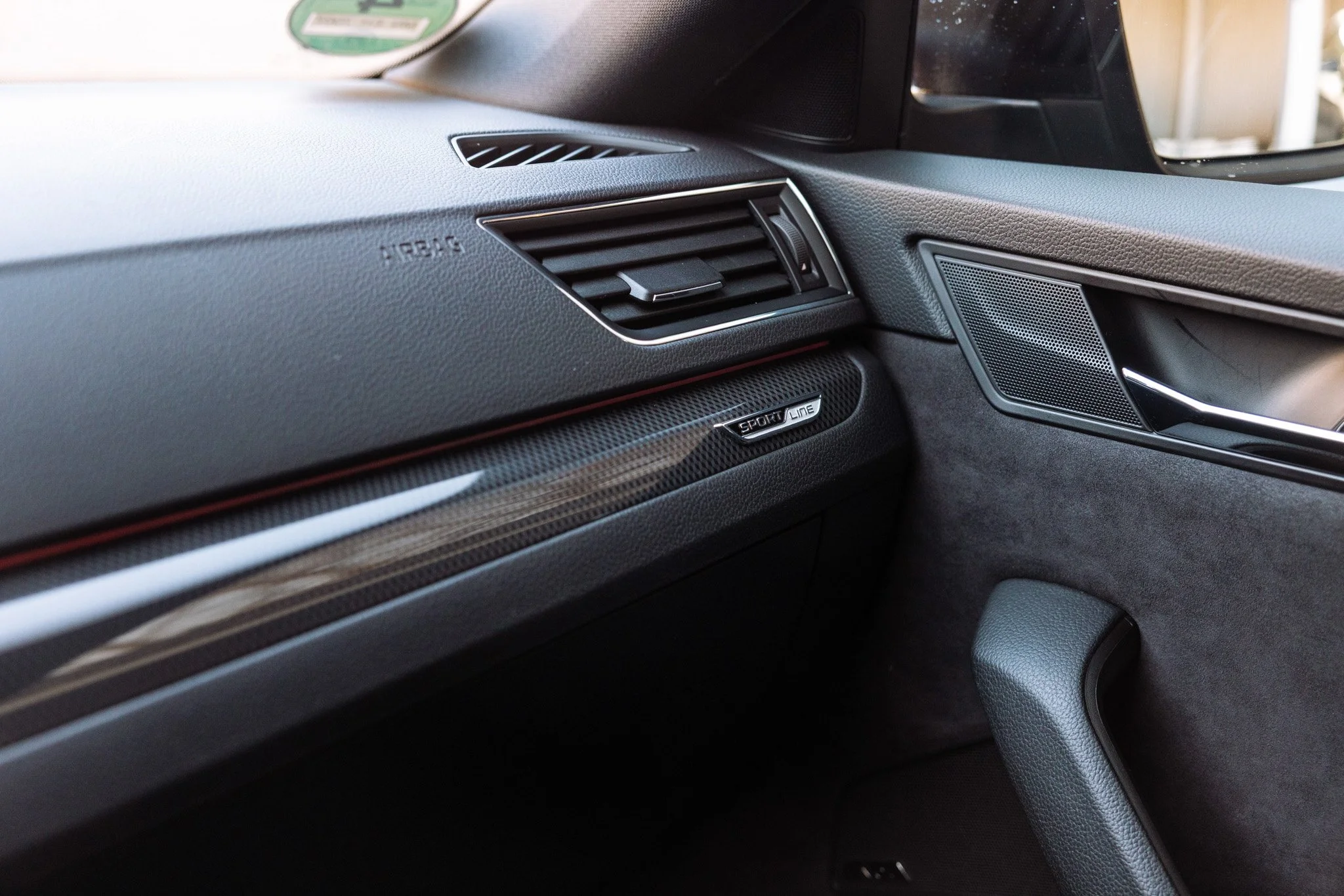 Muzicek_Superb 3-28.jpg