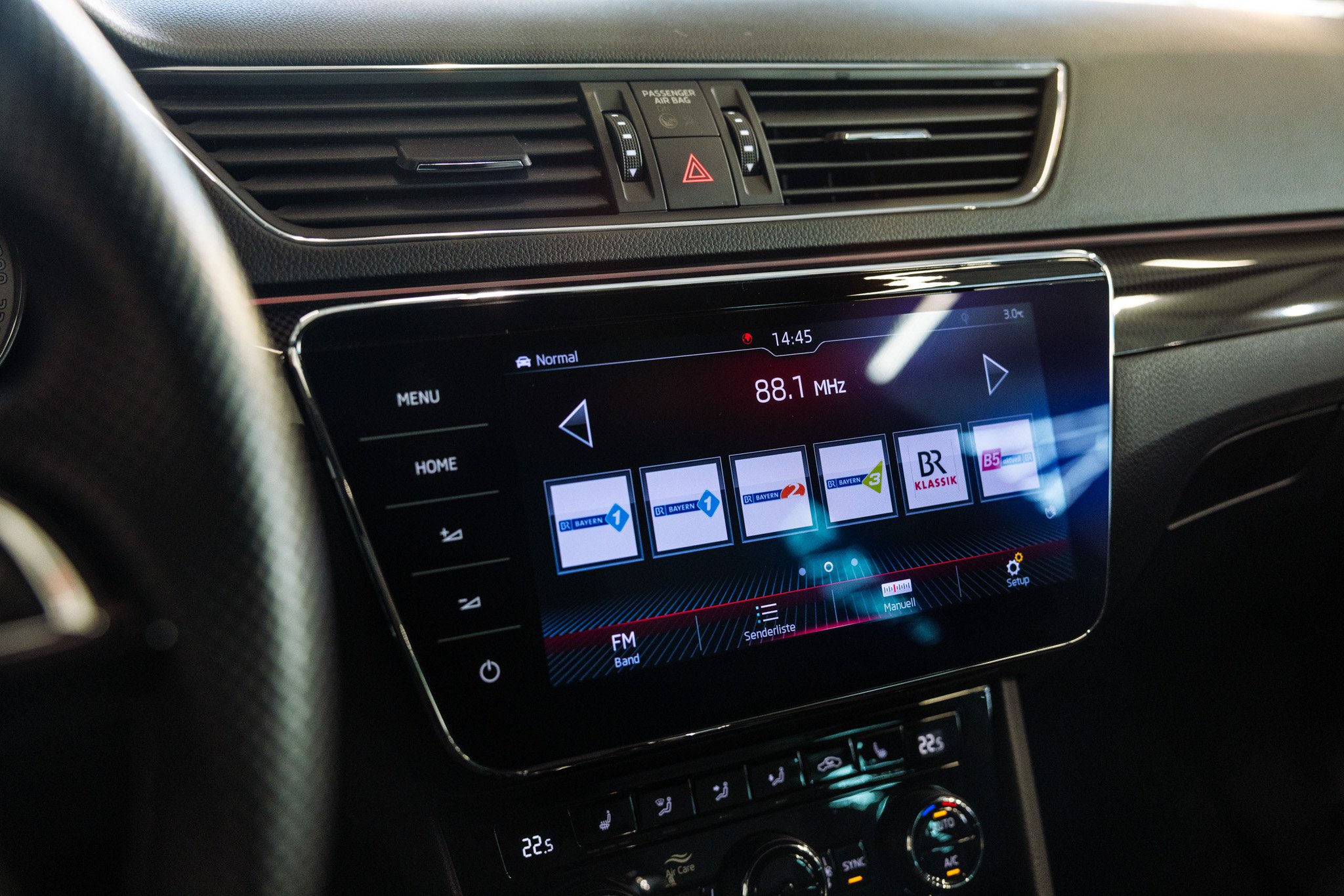 Muzicek_Superb 3-25.jpg