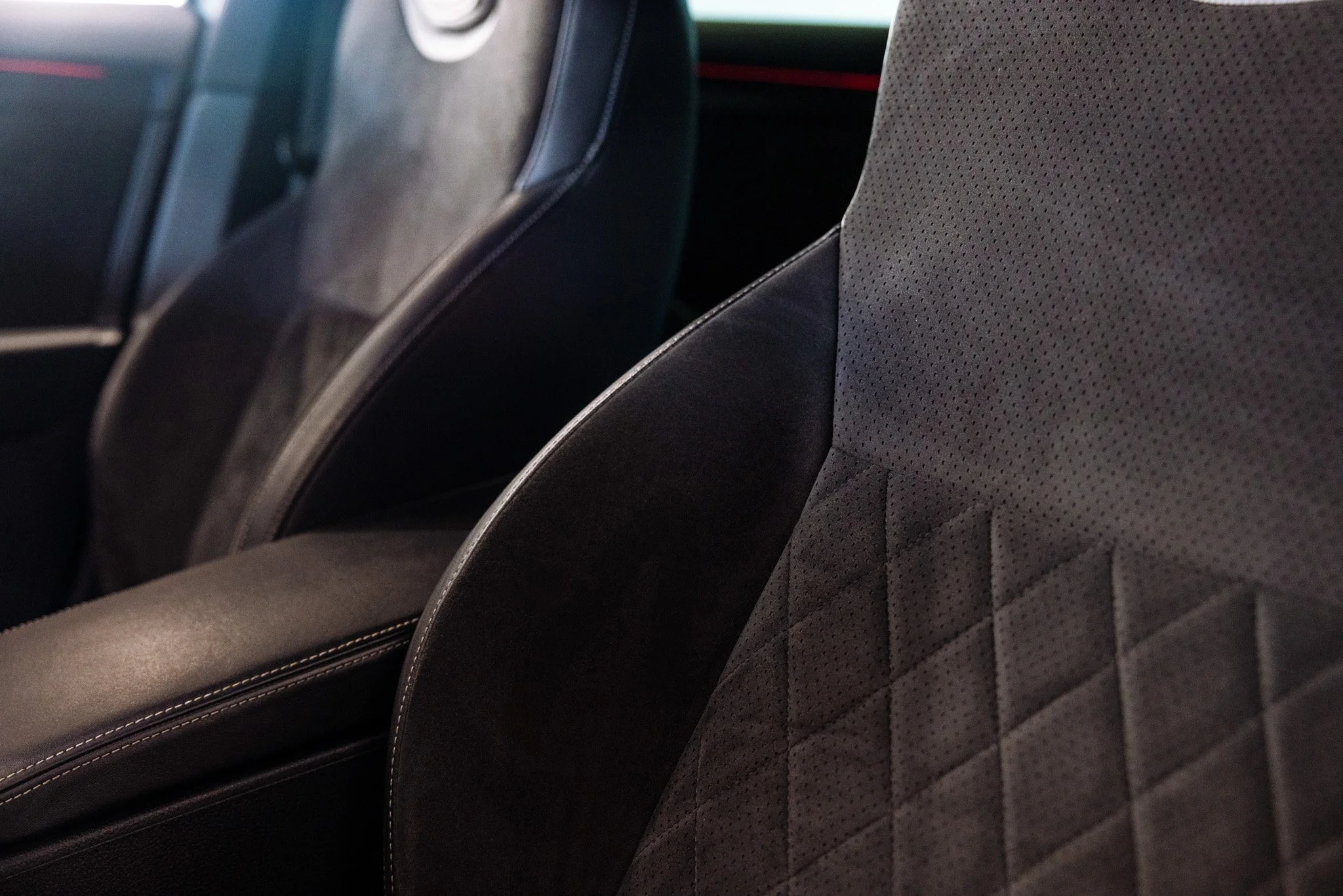 Muzicek_Superb 3-21.jpg