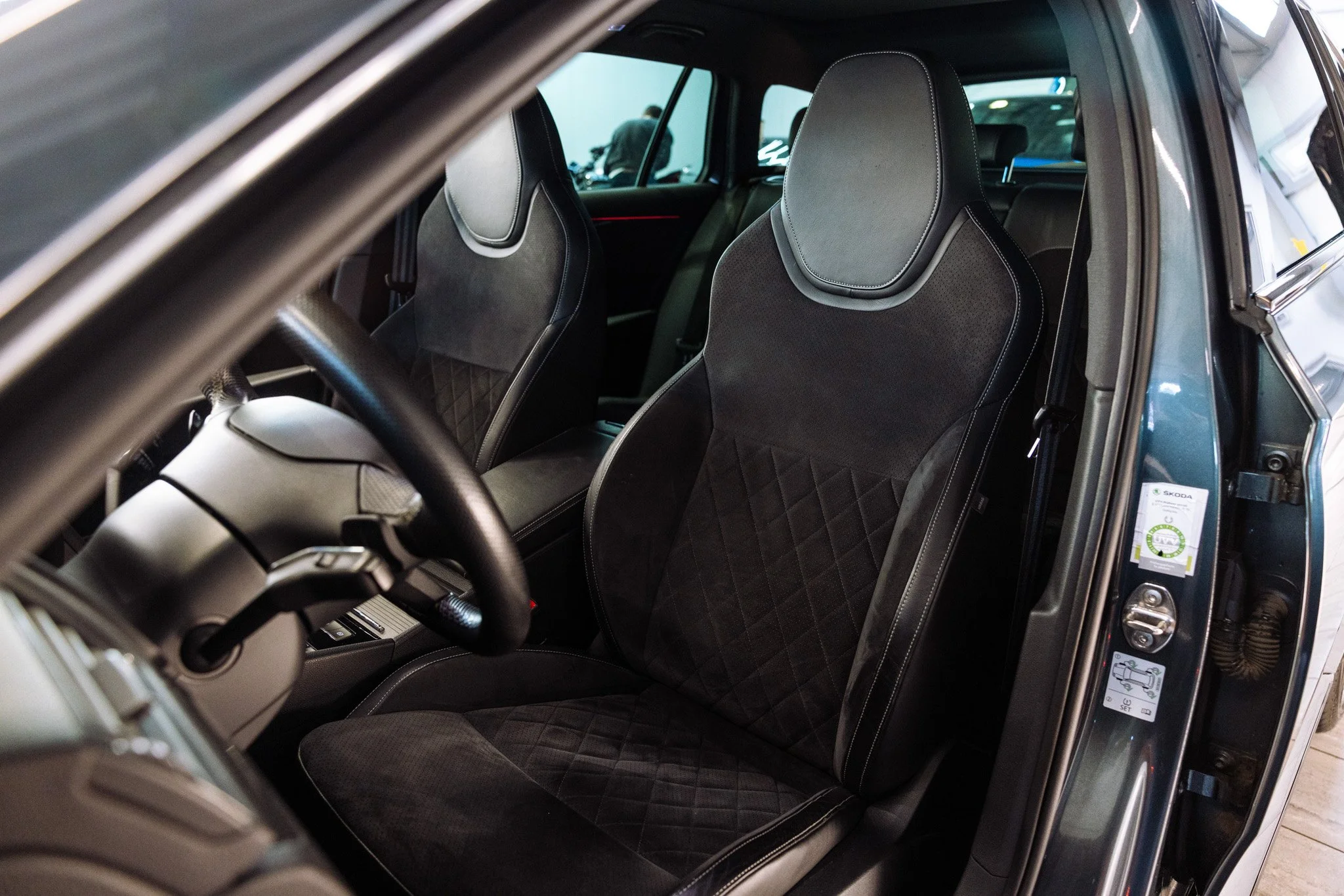 Muzicek_Superb 3-19.jpg