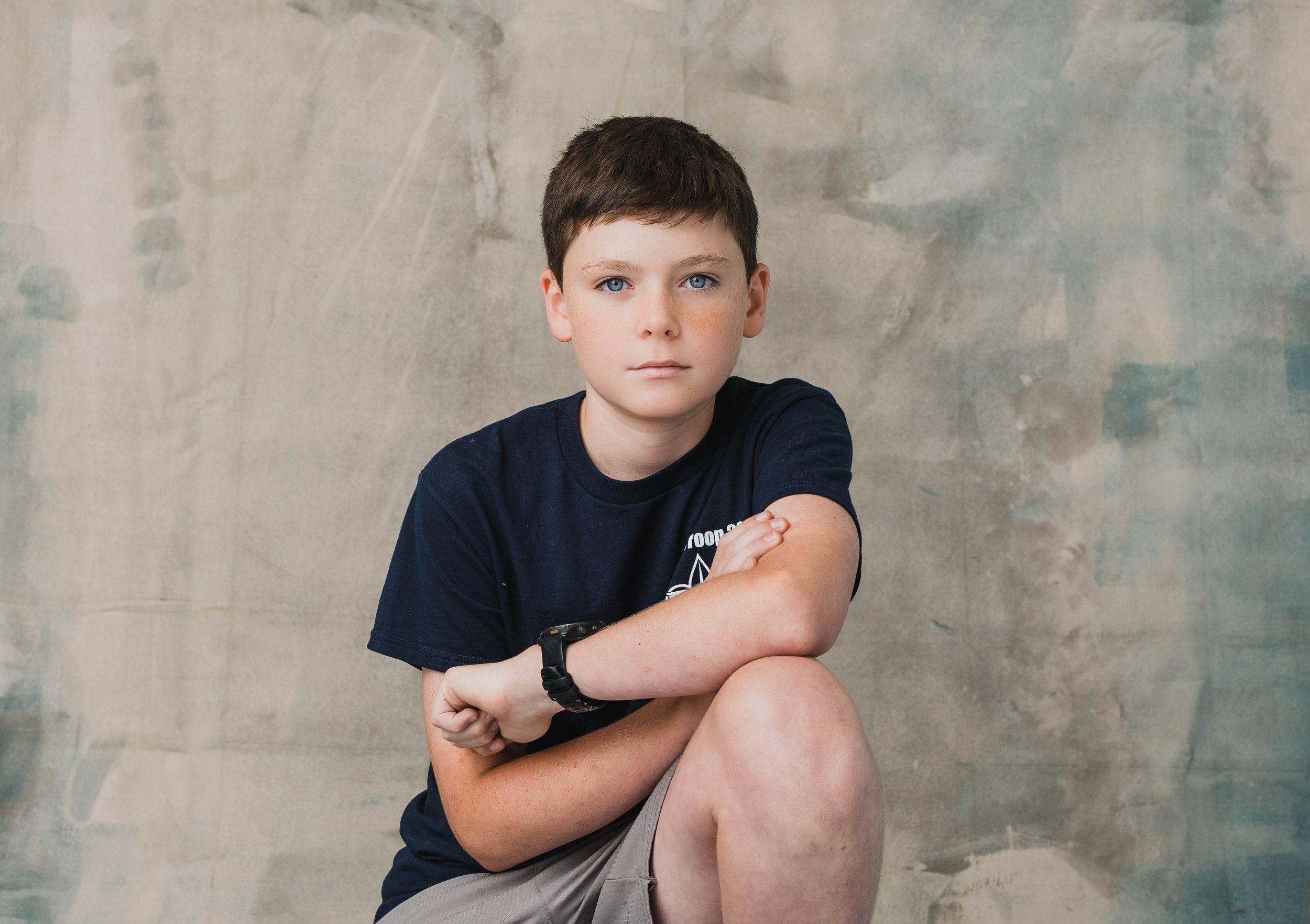 Natural Light or Studio Light? Choosing the Right Lighting for Your School’s Picture Day