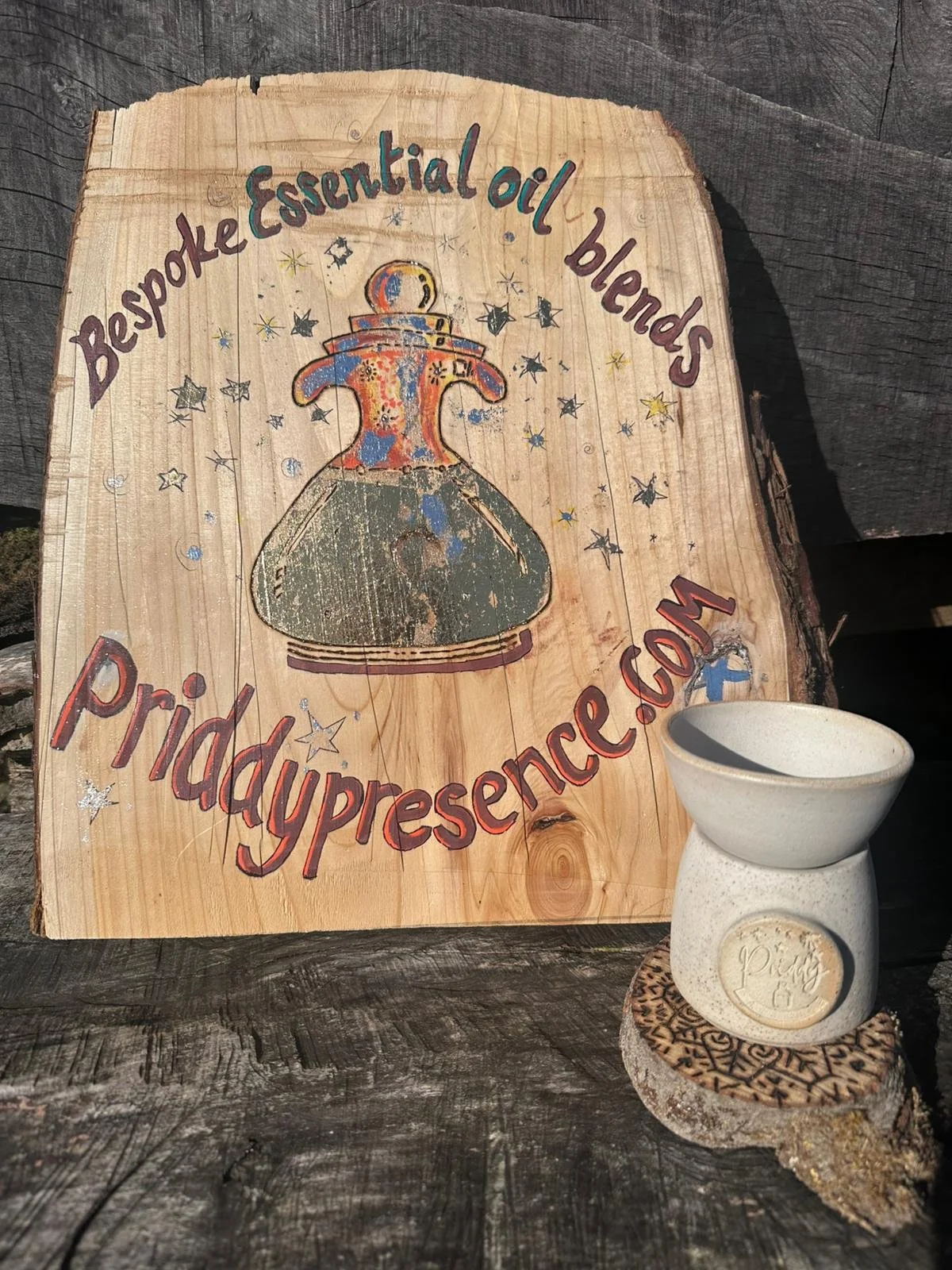 Handmade oil burner with natural finish