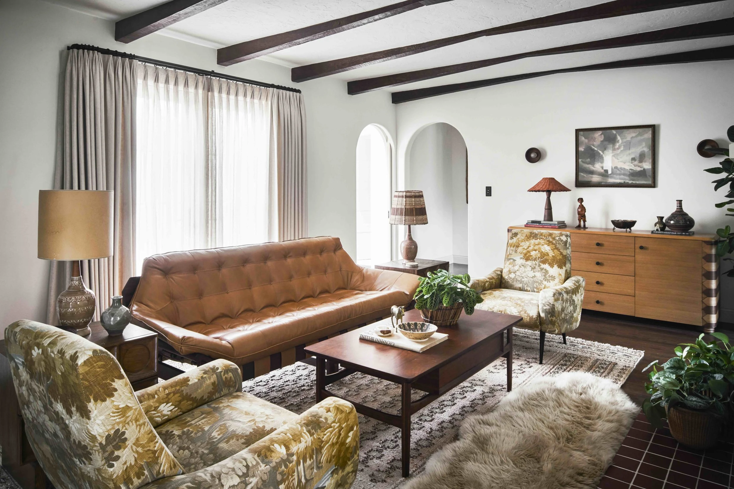 LIVING ROOM 5293.jpeg