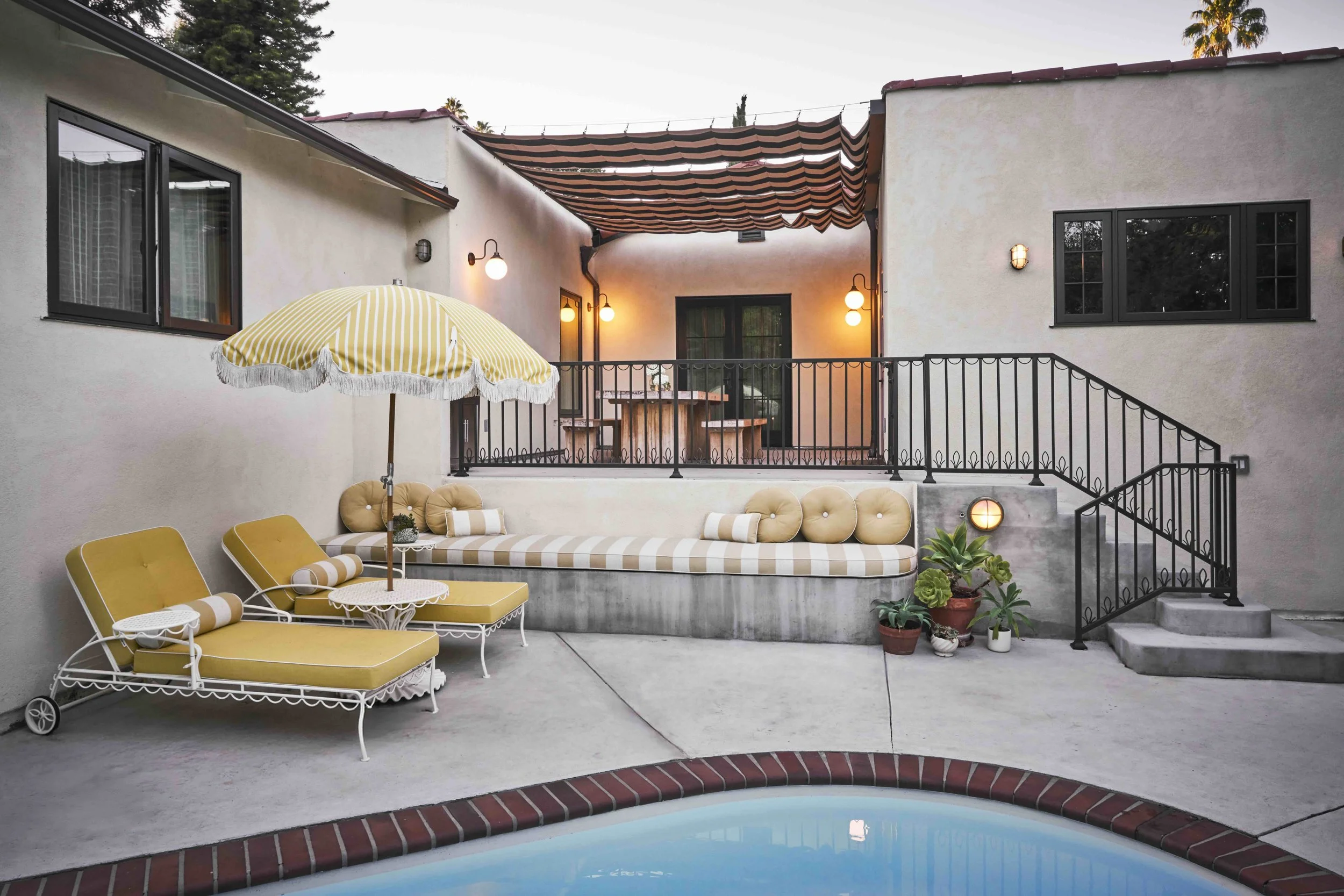 Z-EXTERIOR BACK 5327.jpeg