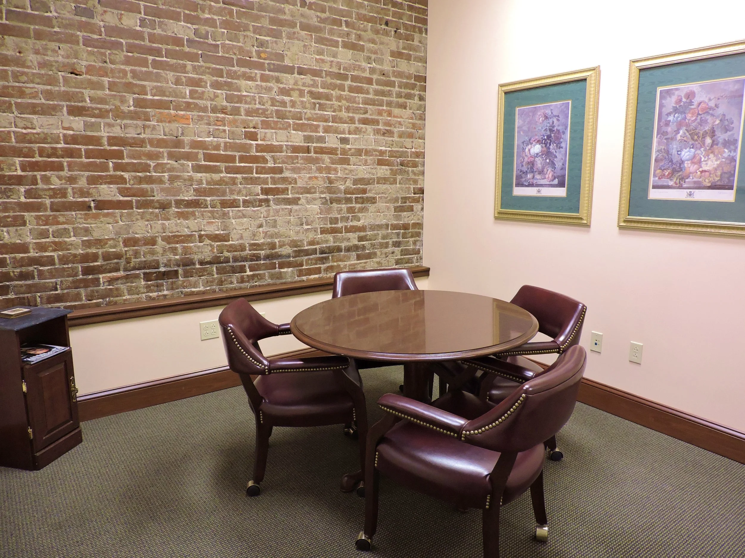 01_main area_meeting room 3.JPG