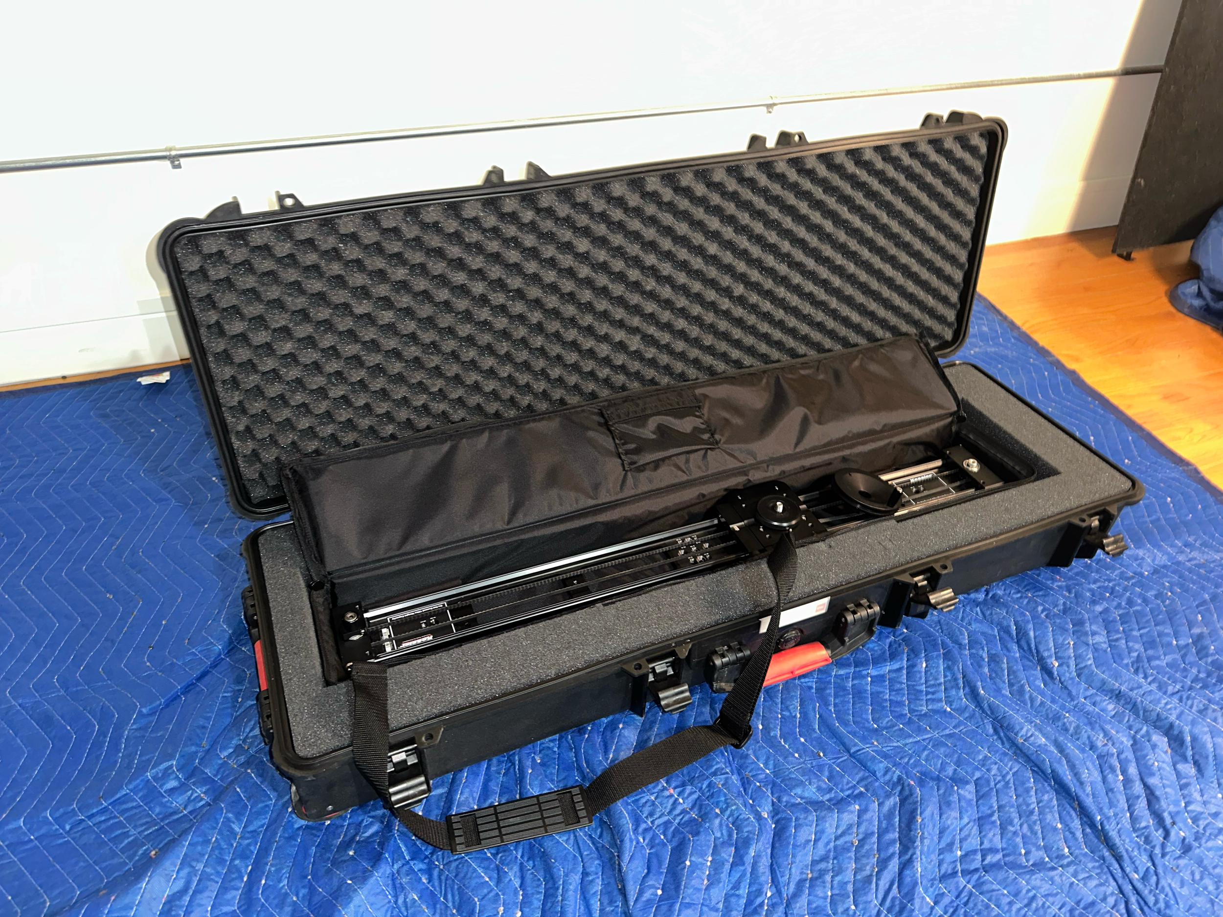 Kessler Crane Pocket Dolly (26”) w/ Soft Case + Travel Hard Case
$200
